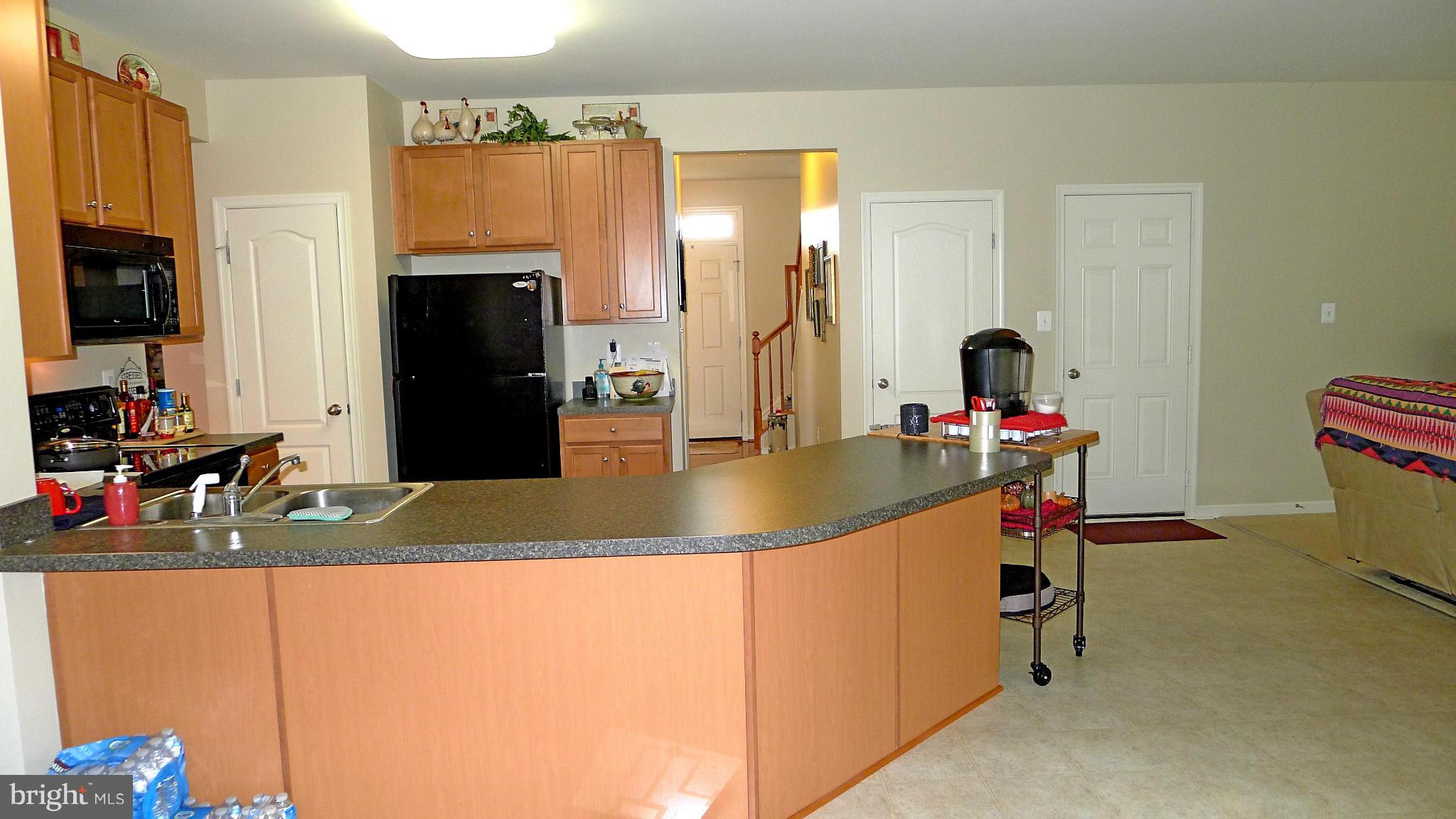 VILLAGE OF WASHINGTON TRAIL - Residential