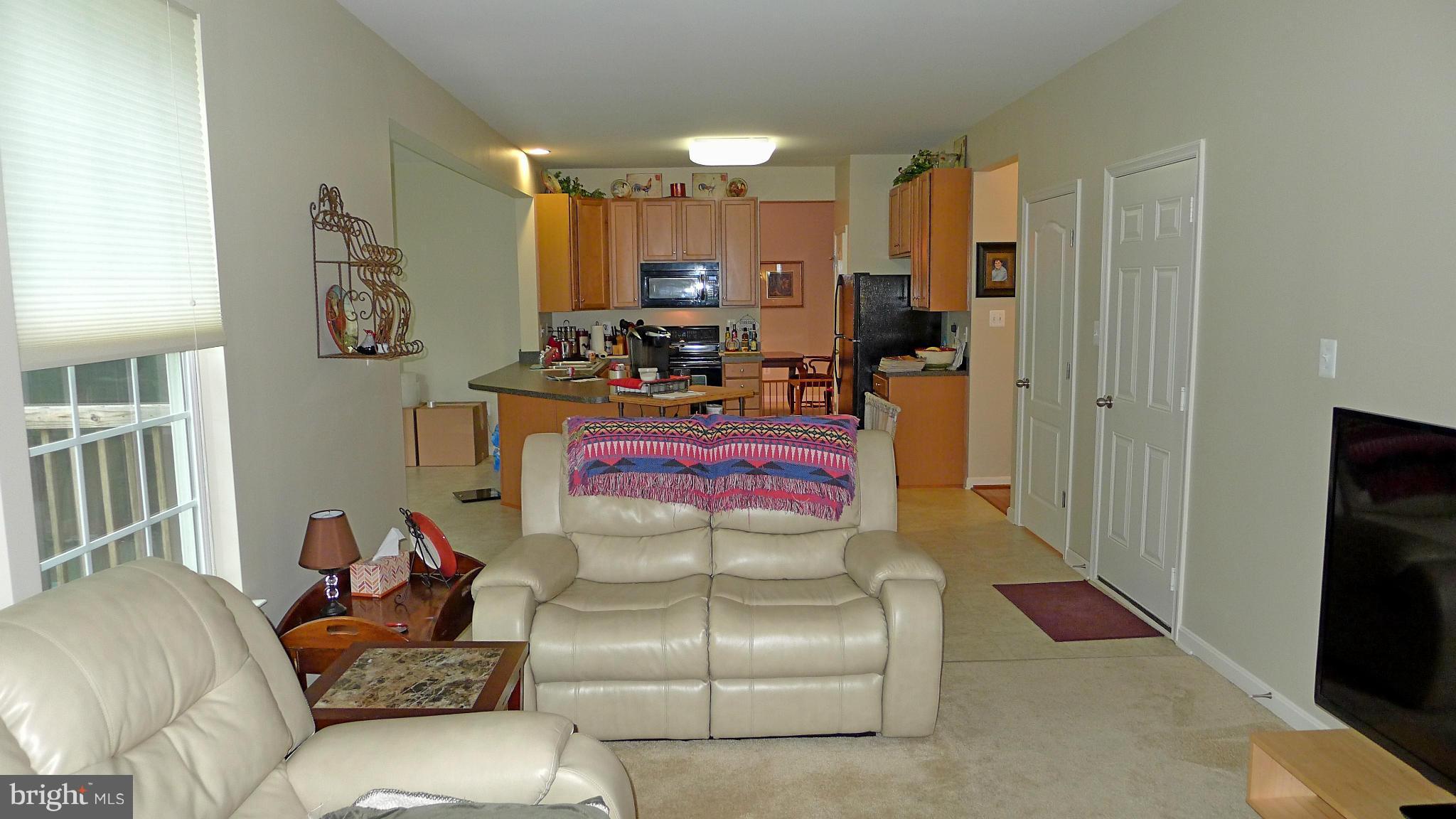 VILLAGE OF WASHINGTON TRAIL - Residential