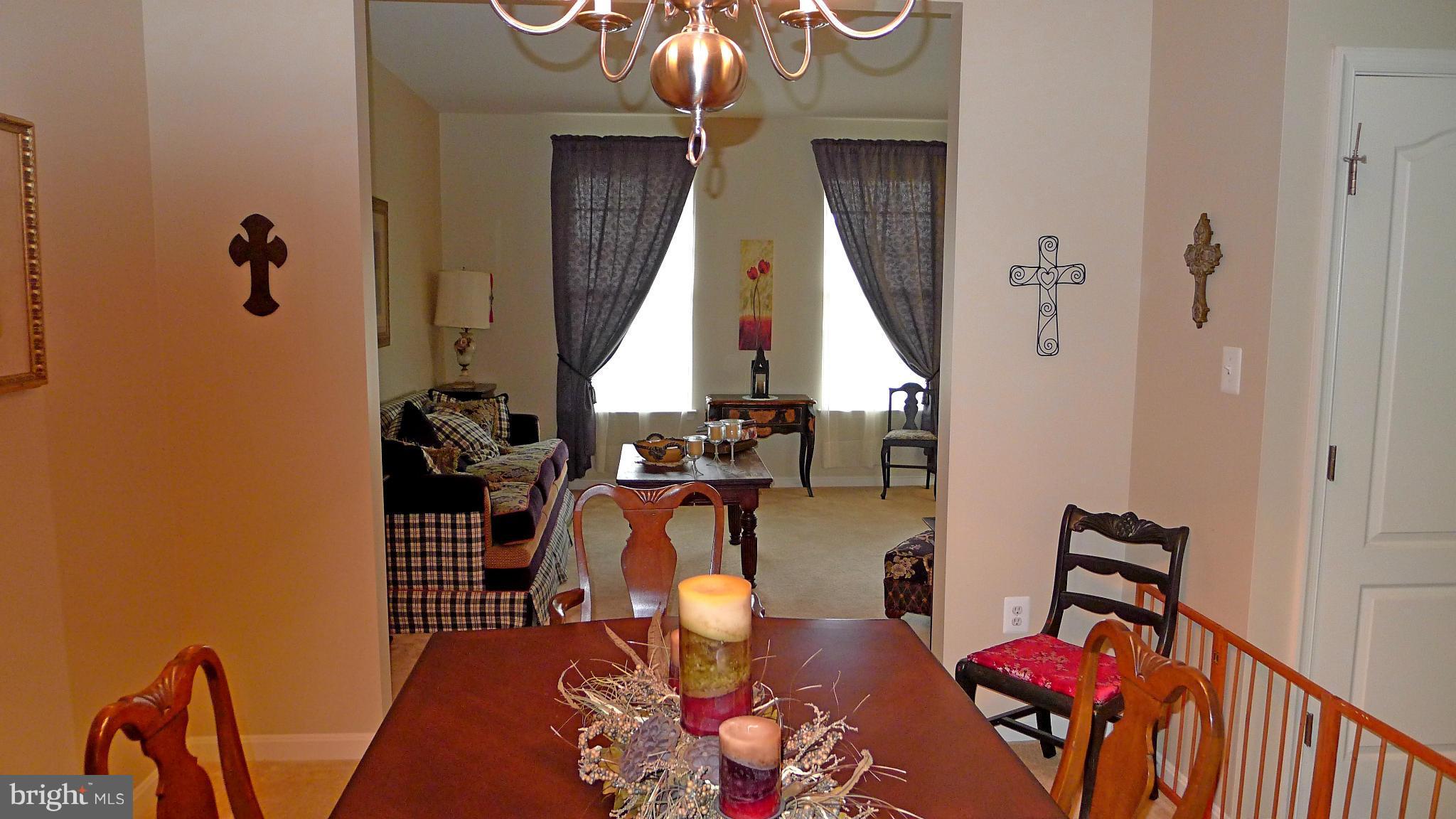 VILLAGE OF WASHINGTON TRAIL - Residential