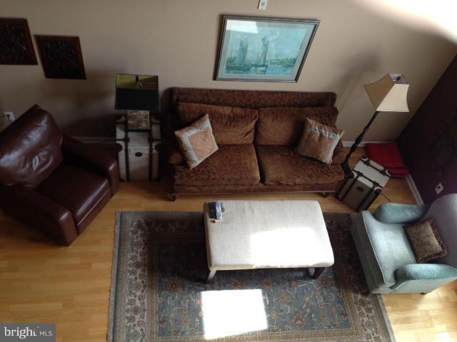 SAVOY AT RESTON TOWN CENTER - Residential Lease