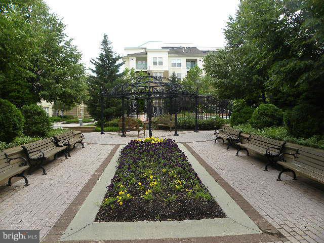 SAVOY AT RESTON TOWN CENTER - Residential Lease