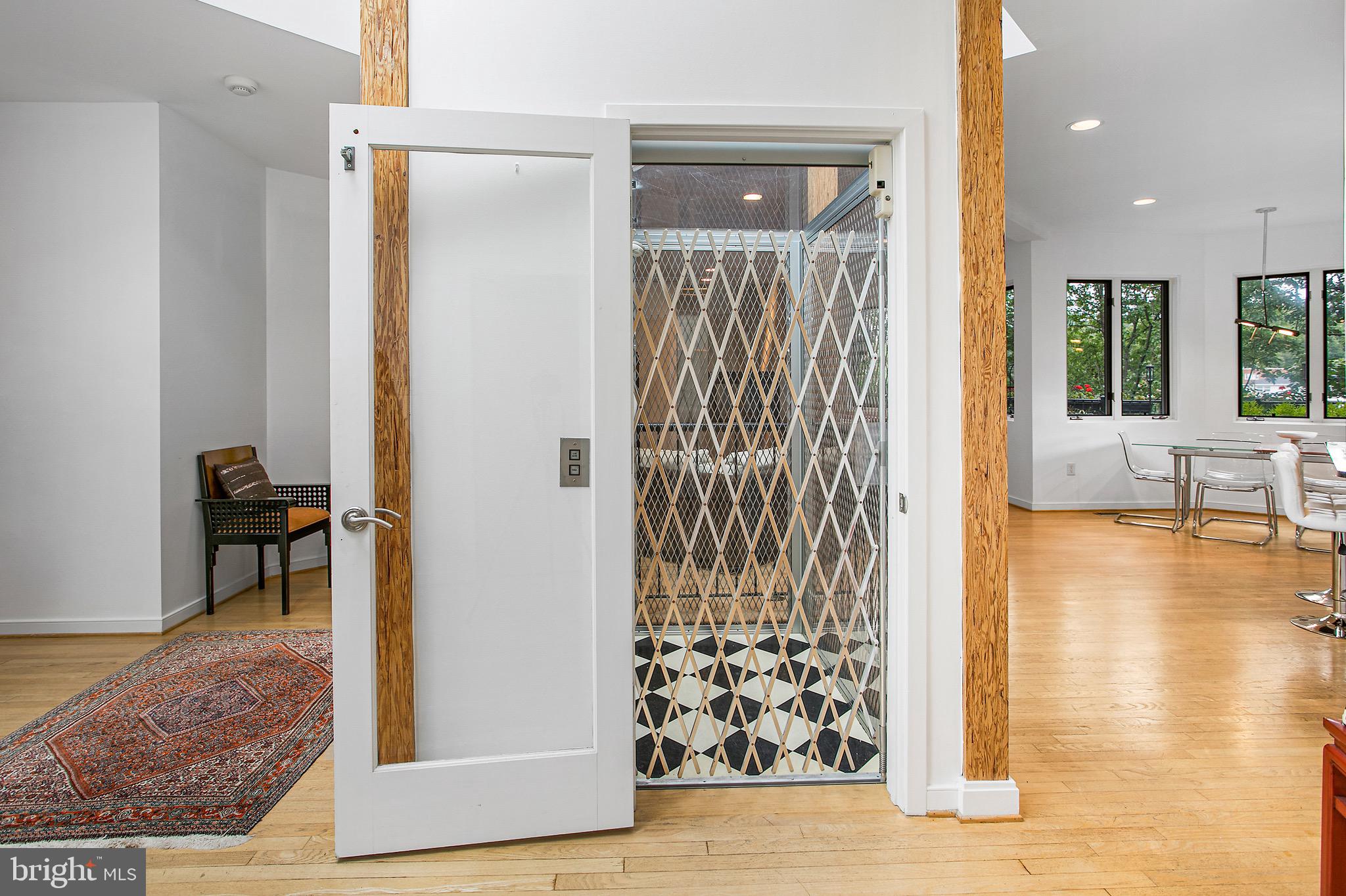 ROSSLYN - Residential