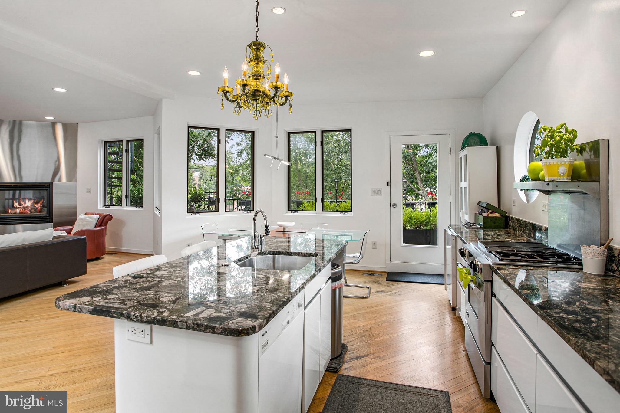 ROSSLYN - Residential