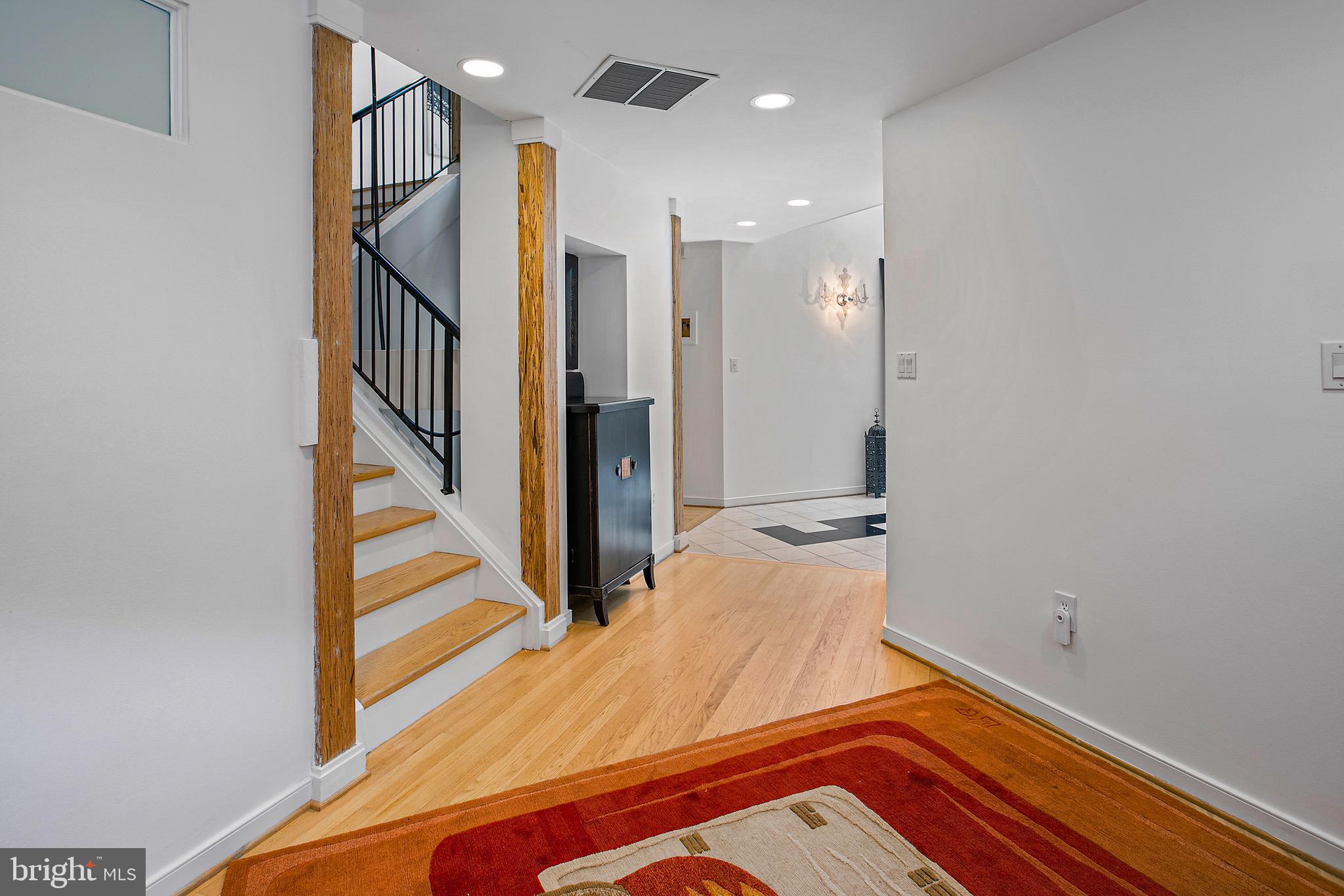 ROSSLYN - Residential