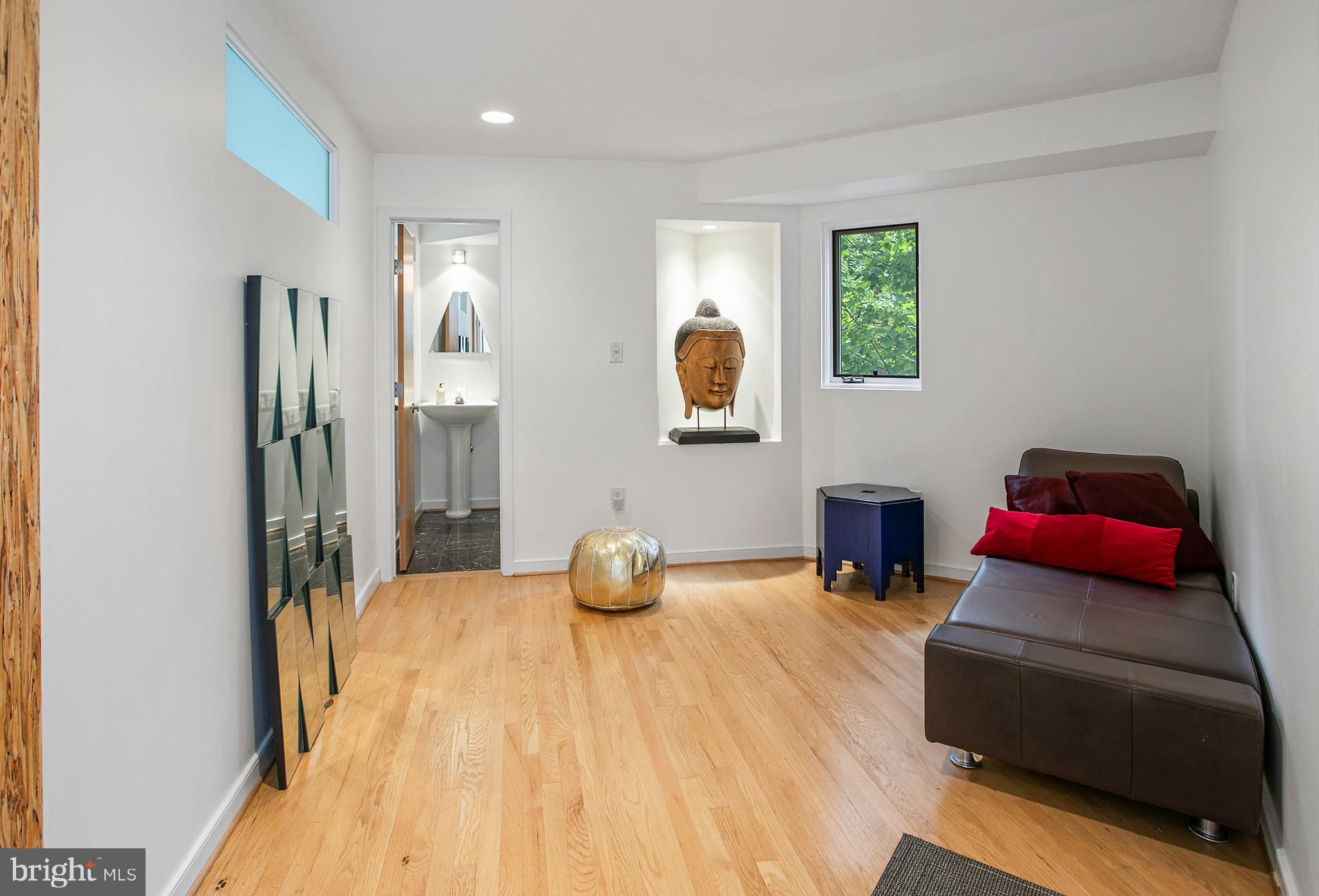 ROSSLYN - Residential