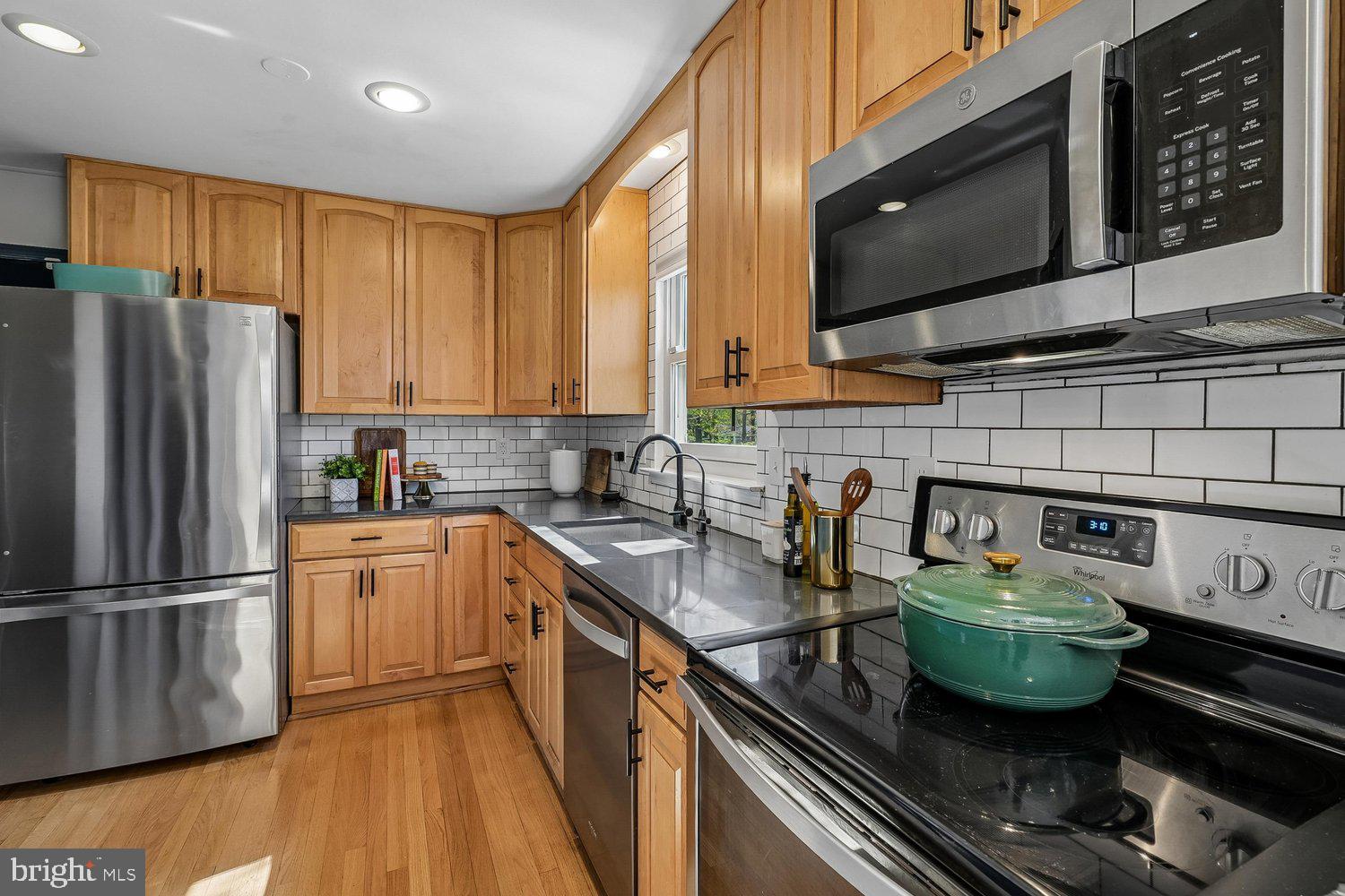 TREESIDE - Residential