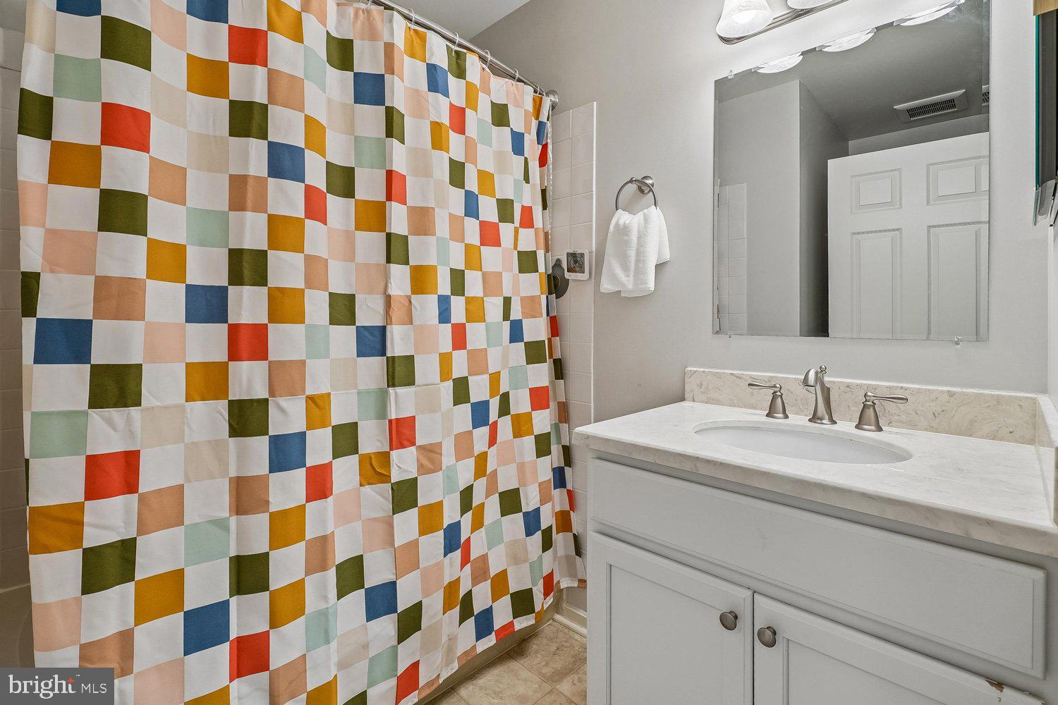 TREESIDE - Residential