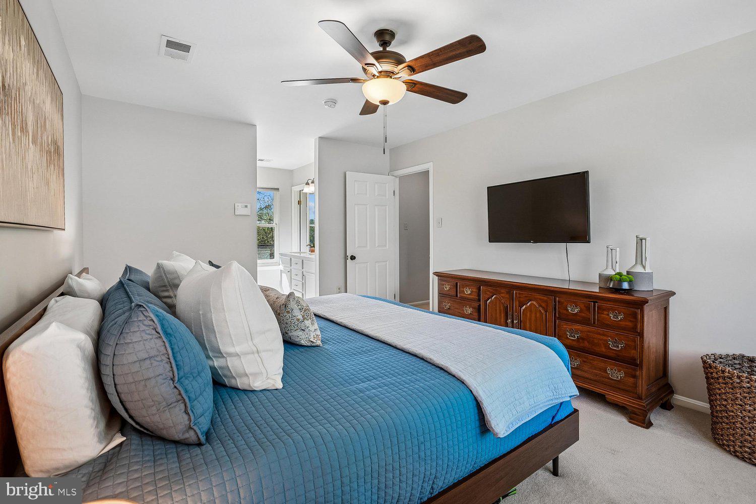 TREESIDE - Residential