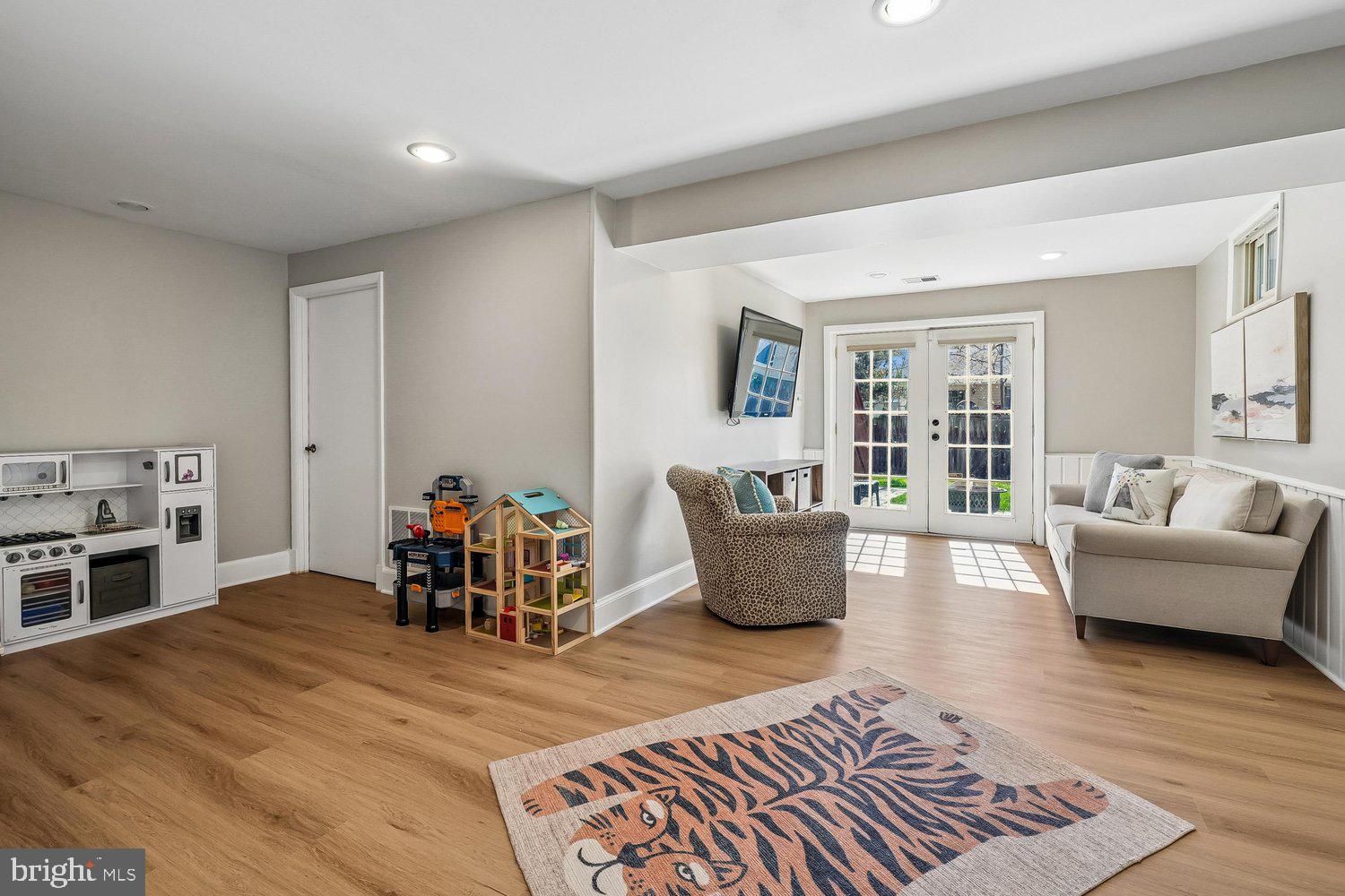 TREESIDE - Residential