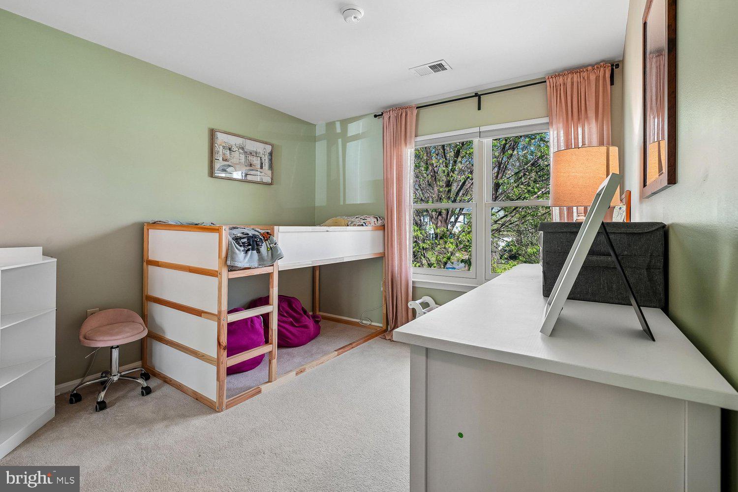 TREESIDE - Residential