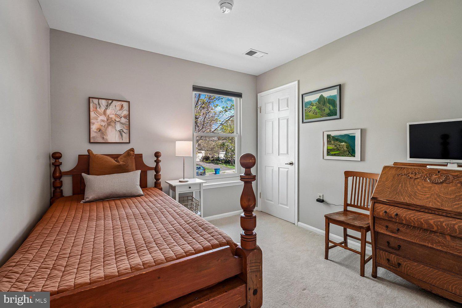 TREESIDE - Residential