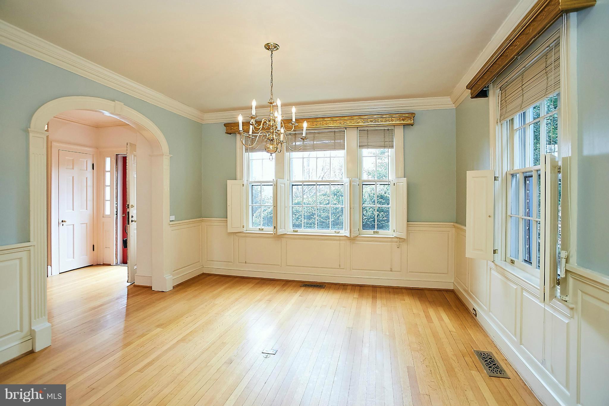 COUNTRY CLUB HILLS - Residential