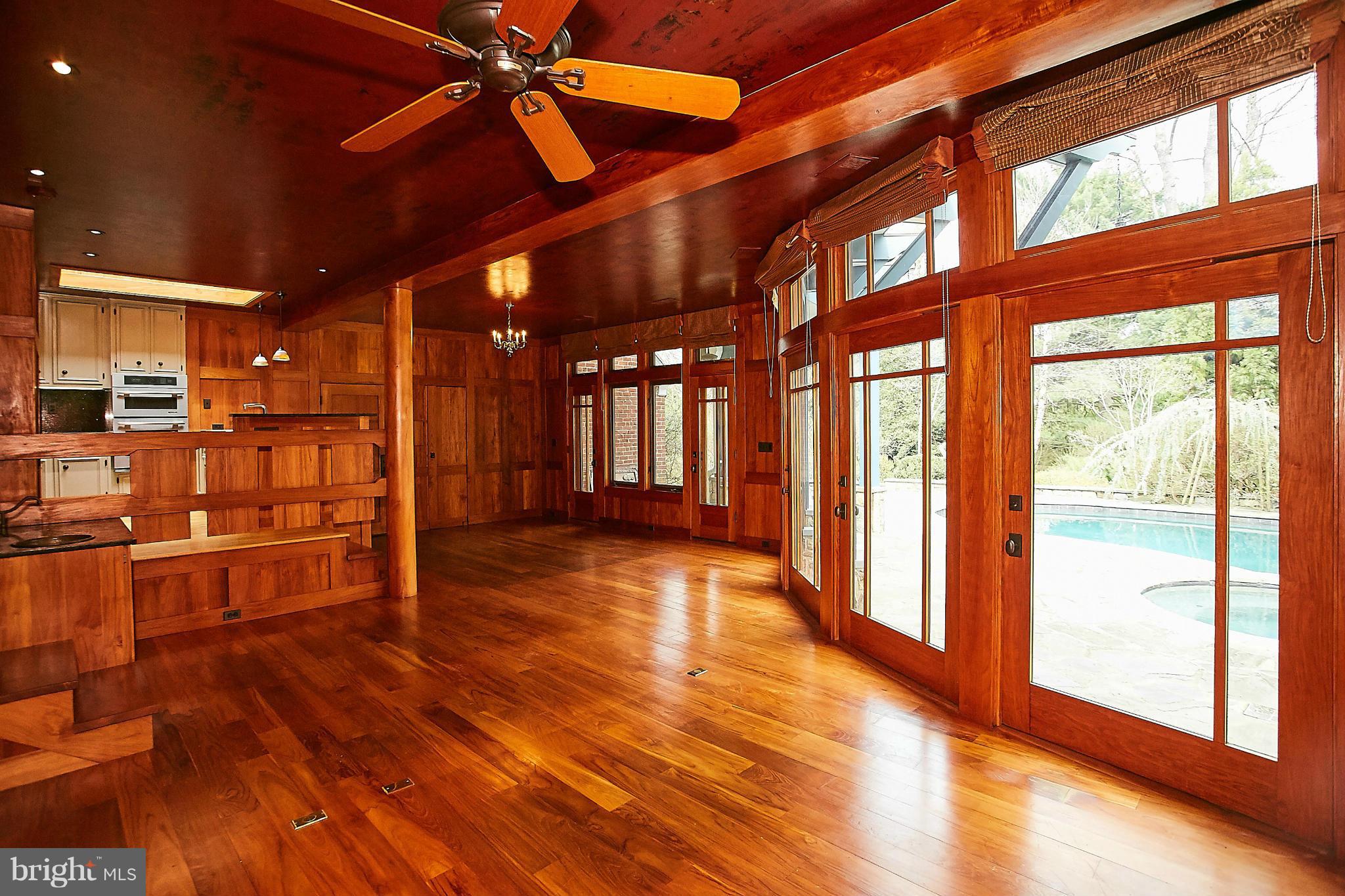 COUNTRY CLUB HILLS - Residential