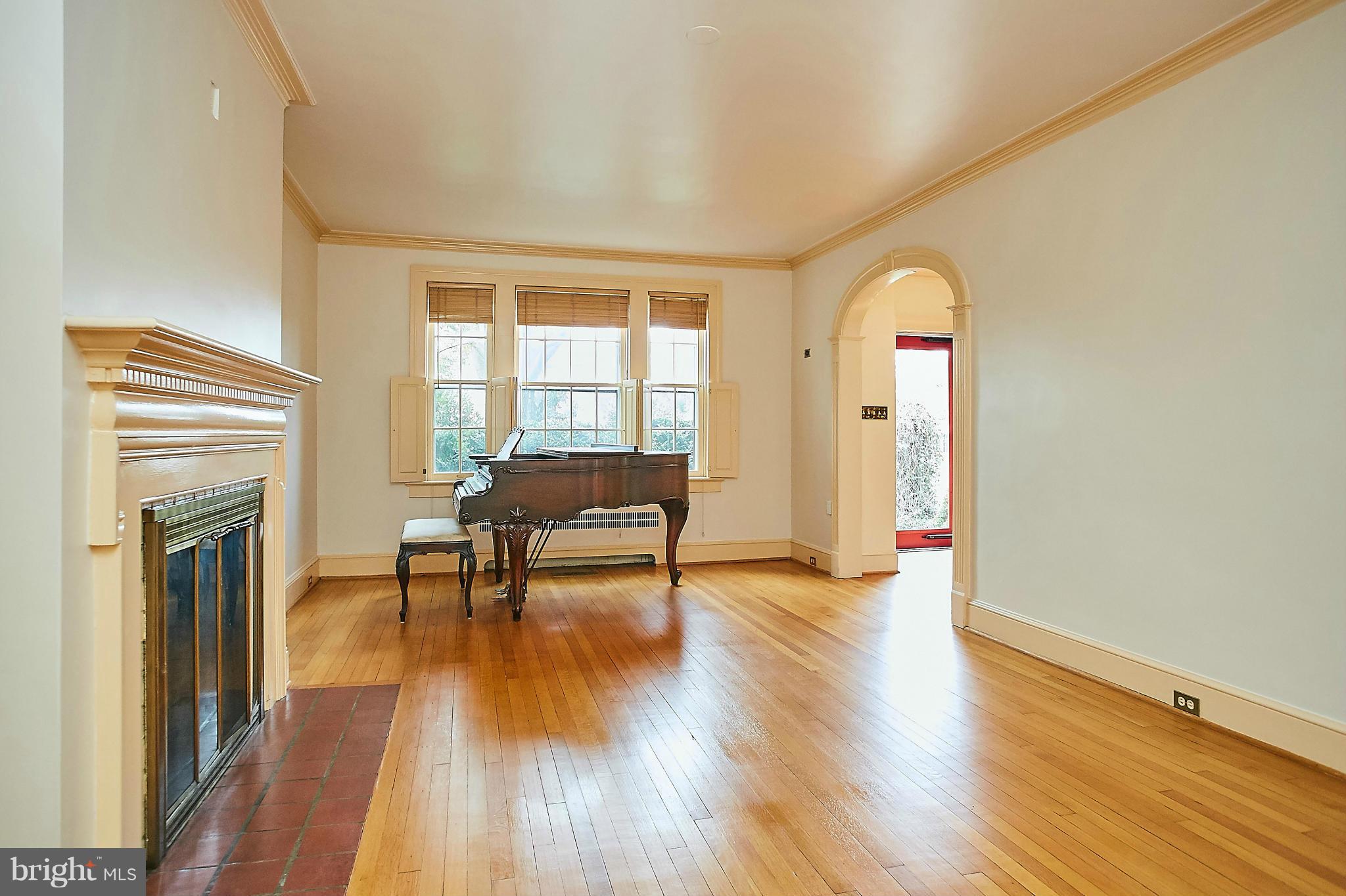 COUNTRY CLUB HILLS - Residential