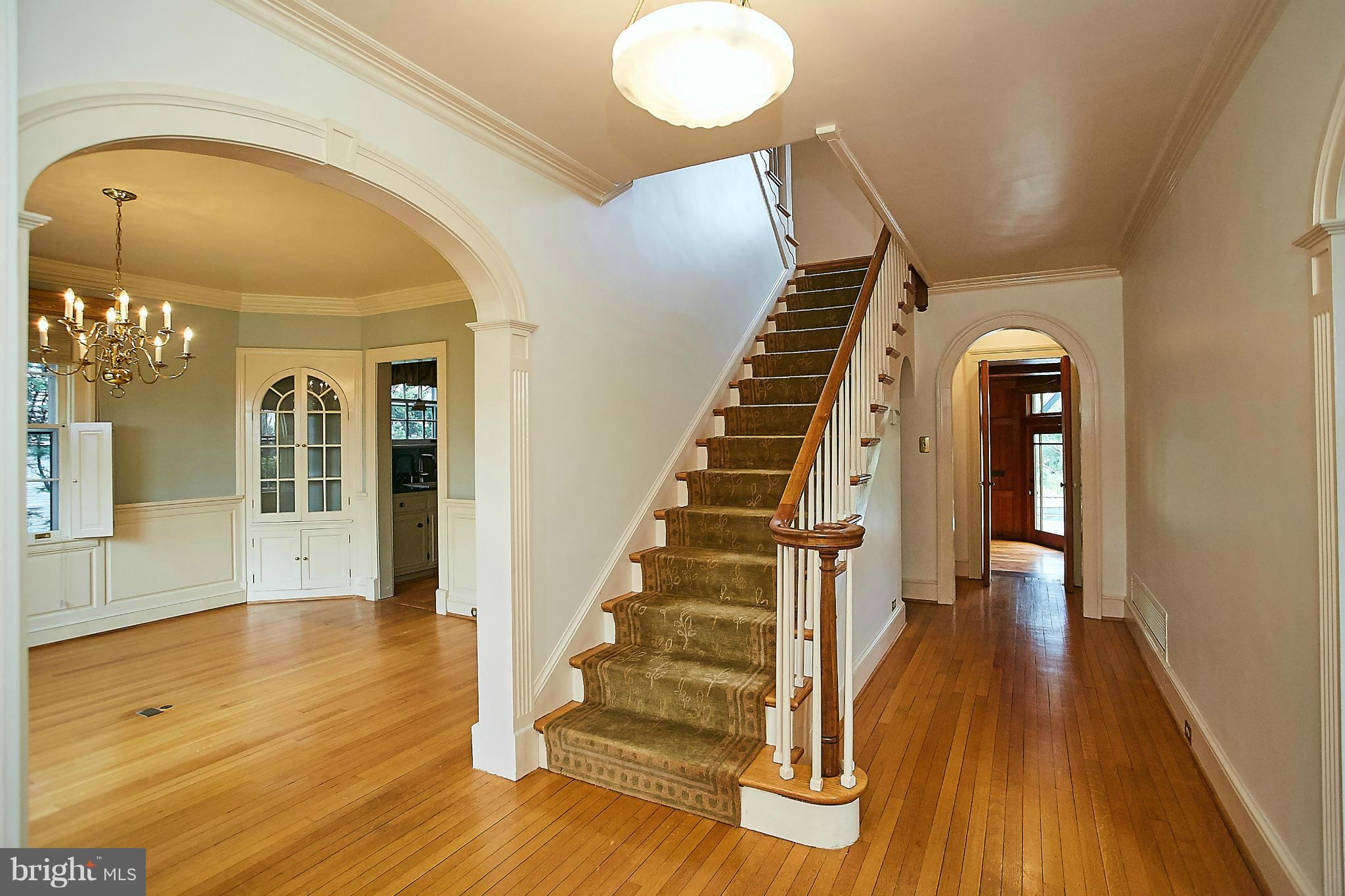 COUNTRY CLUB HILLS - Residential