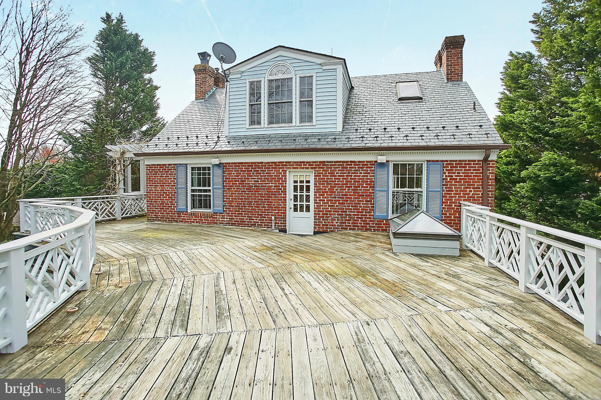 COUNTRY CLUB HILLS - Residential