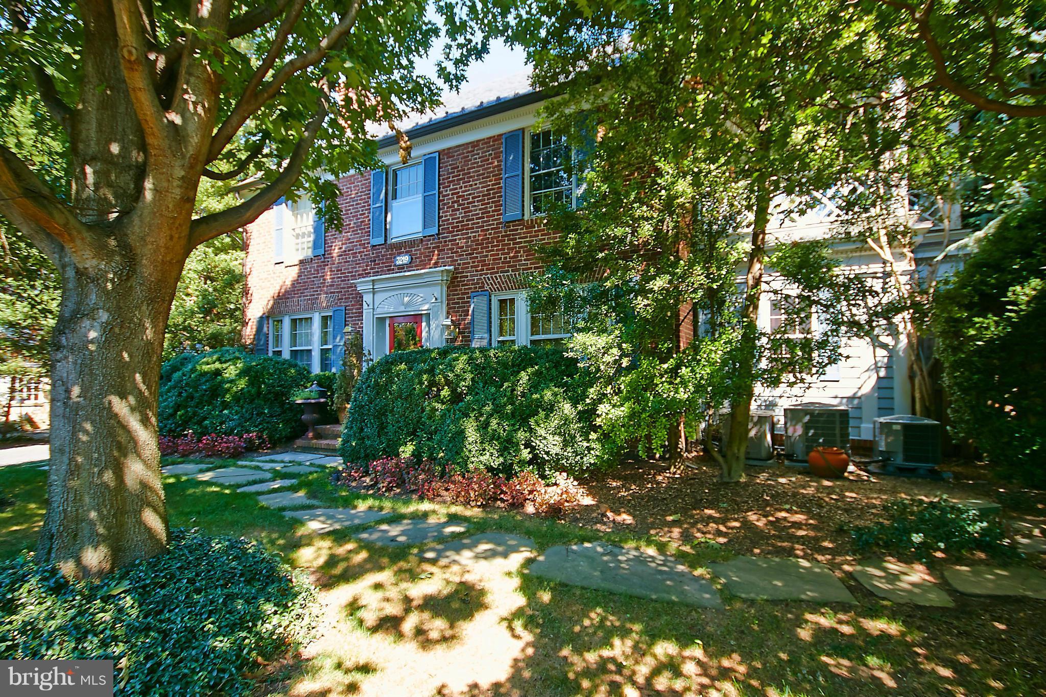 COUNTRY CLUB HILLS - Residential