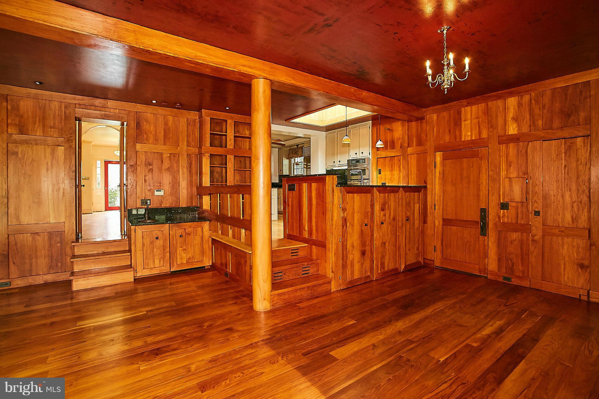 COUNTRY CLUB HILLS - Residential