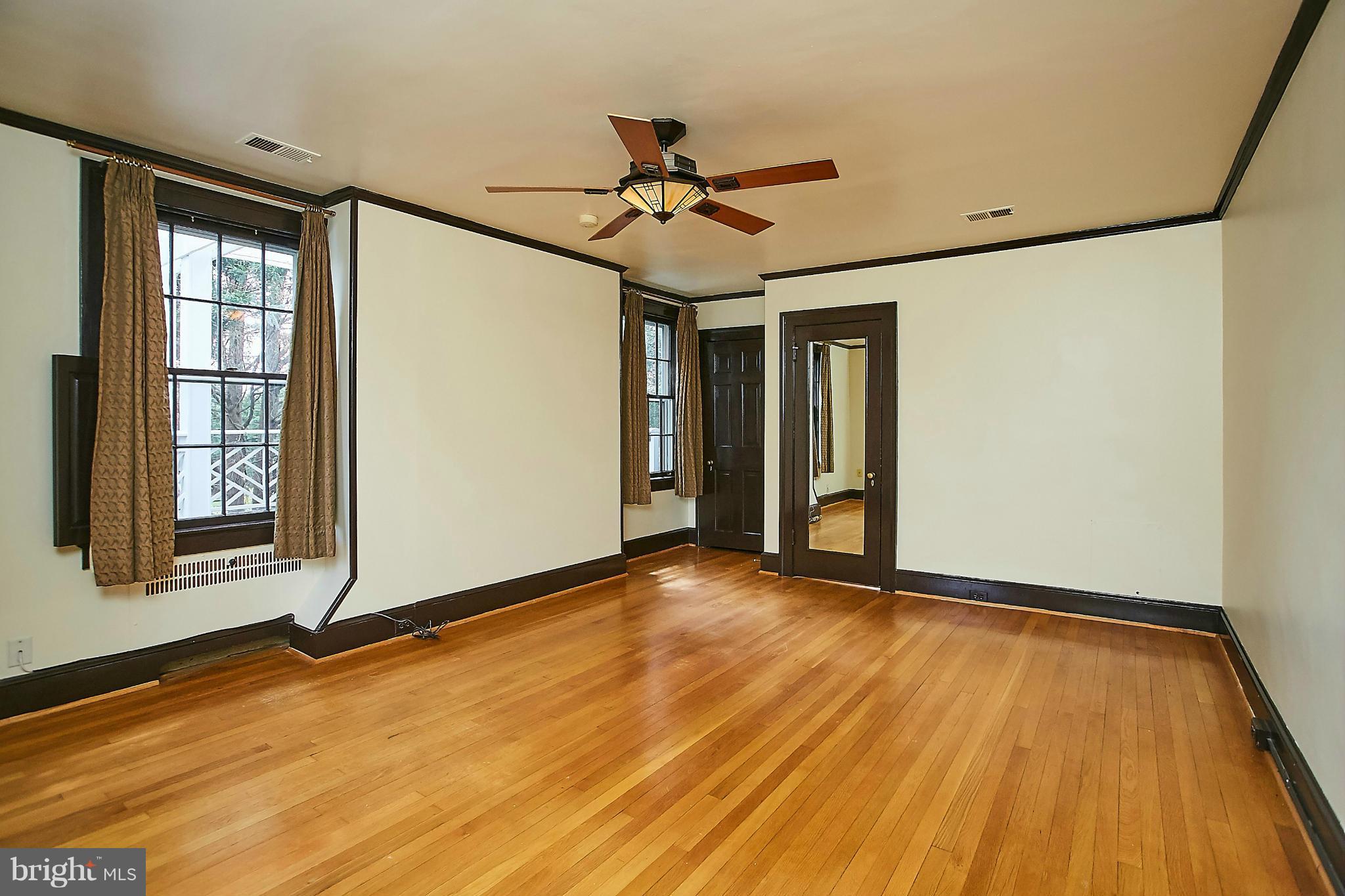 COUNTRY CLUB HILLS - Residential