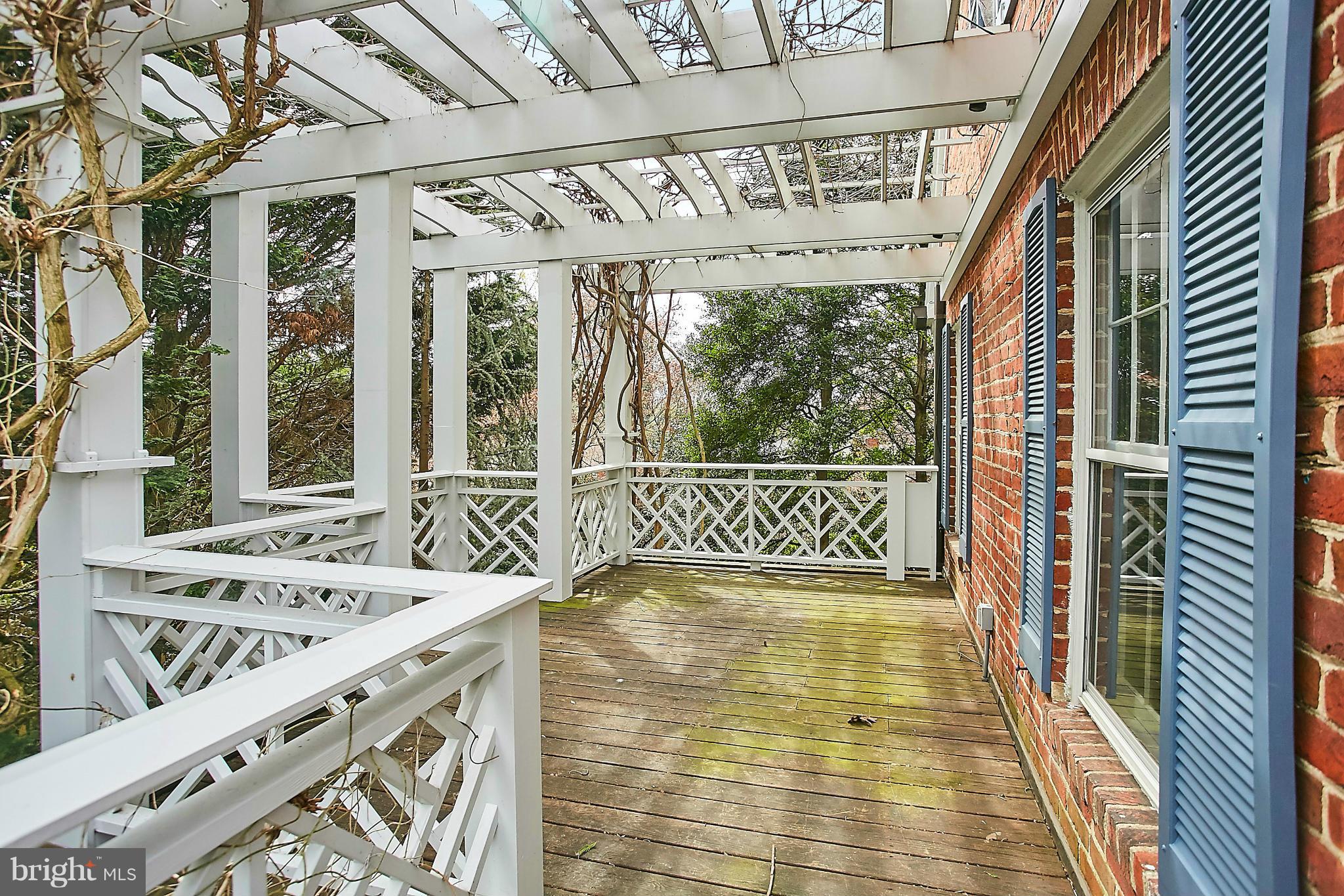 COUNTRY CLUB HILLS - Residential