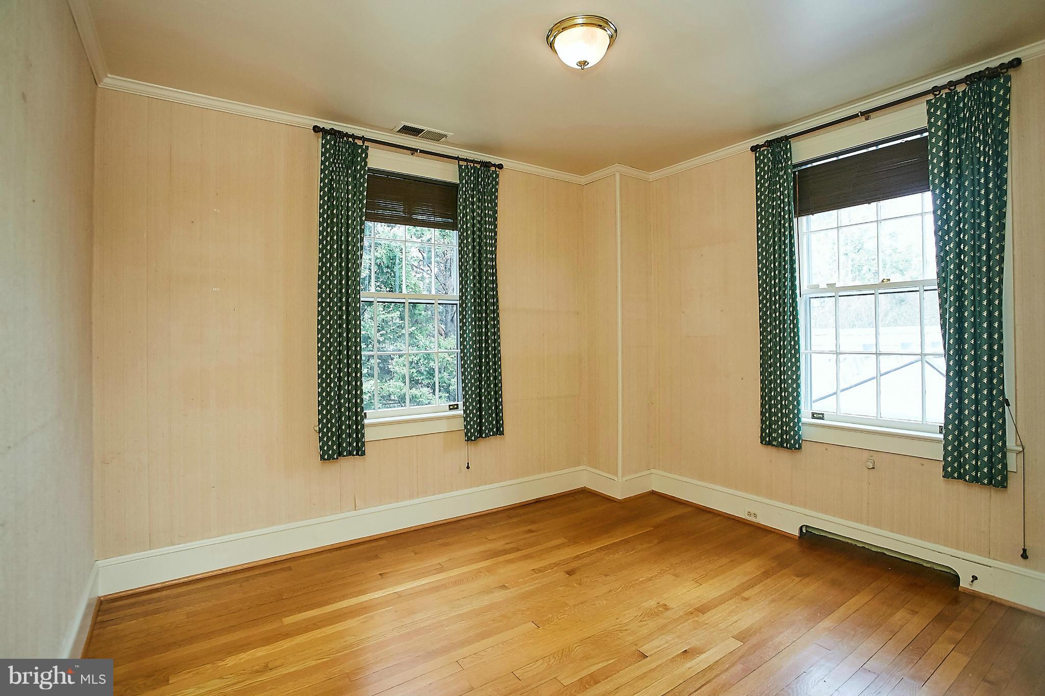 COUNTRY CLUB HILLS - Residential