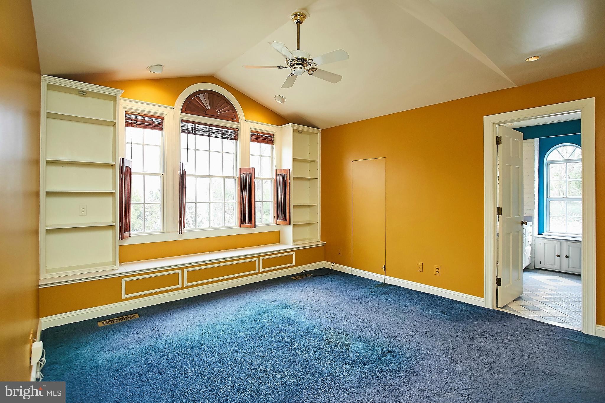 COUNTRY CLUB HILLS - Residential