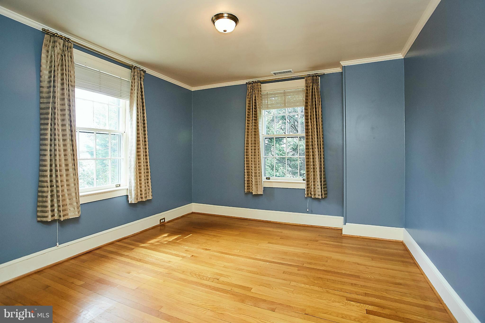 COUNTRY CLUB HILLS - Residential