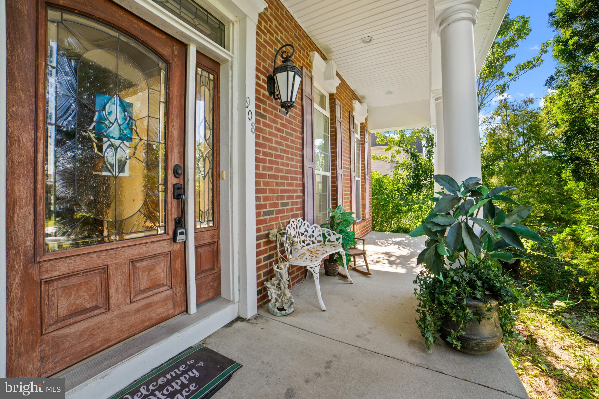 908 MANNINGTON DRIVE