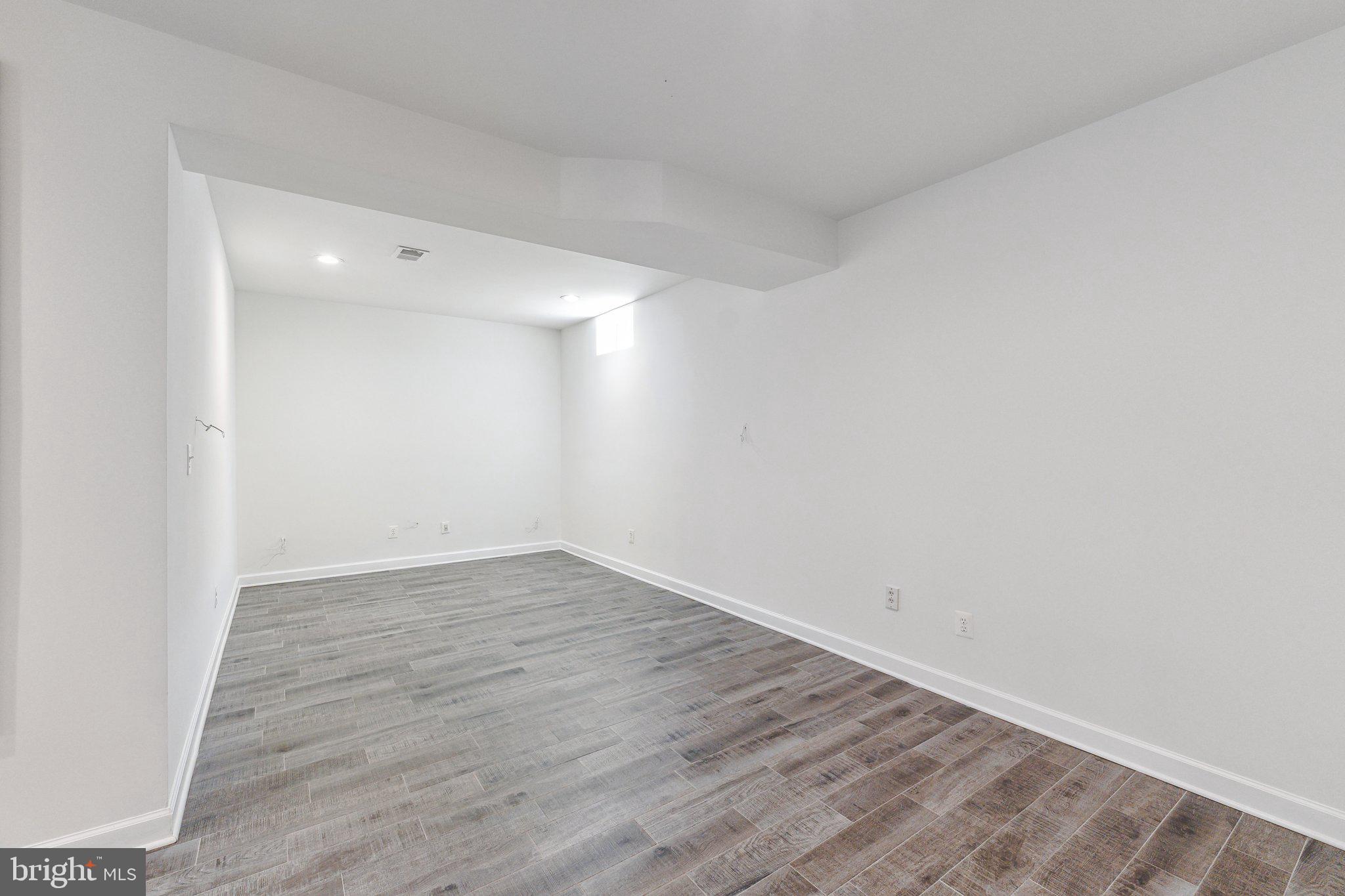 SOUTH RIDING - Residential