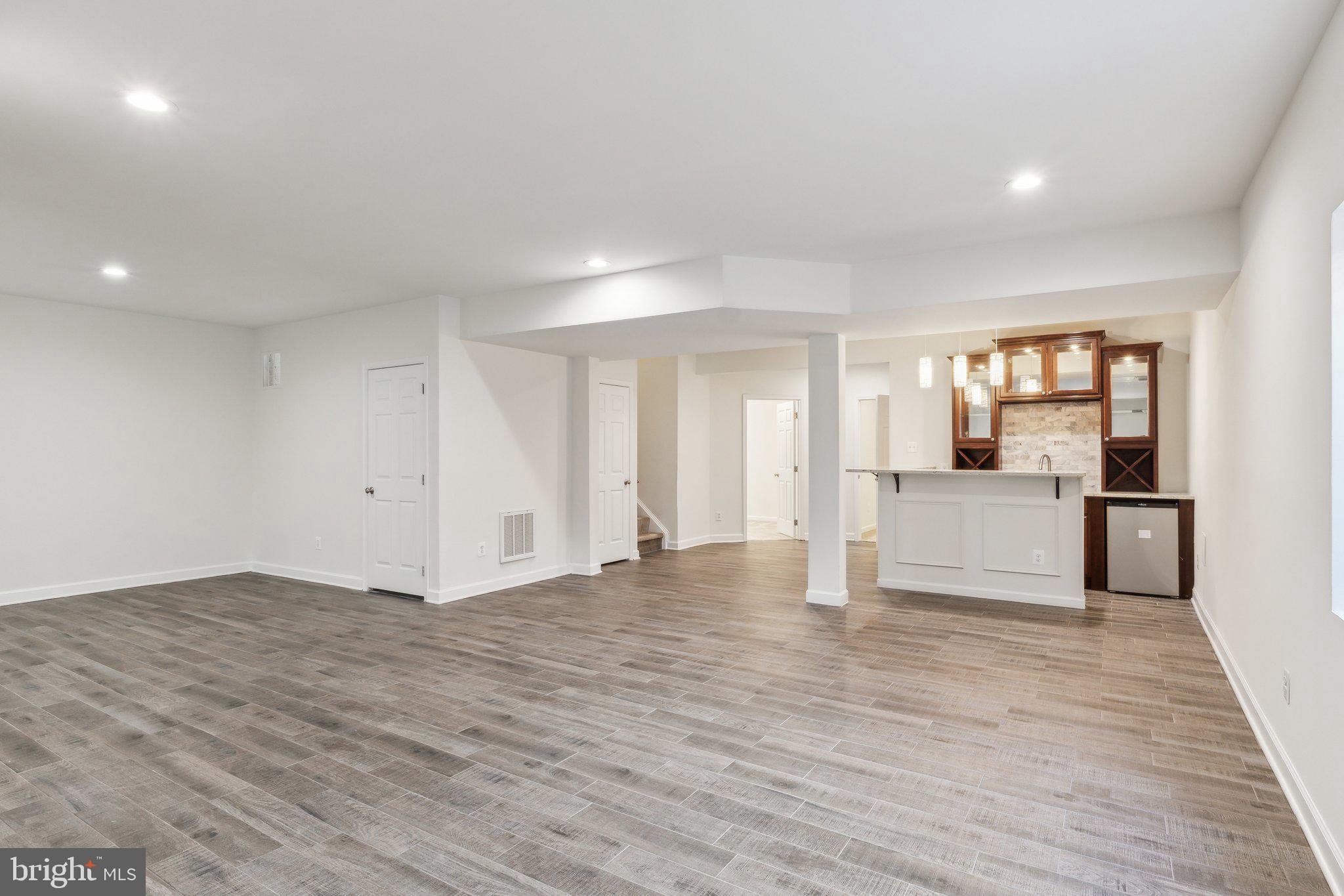 SOUTH RIDING - Residential