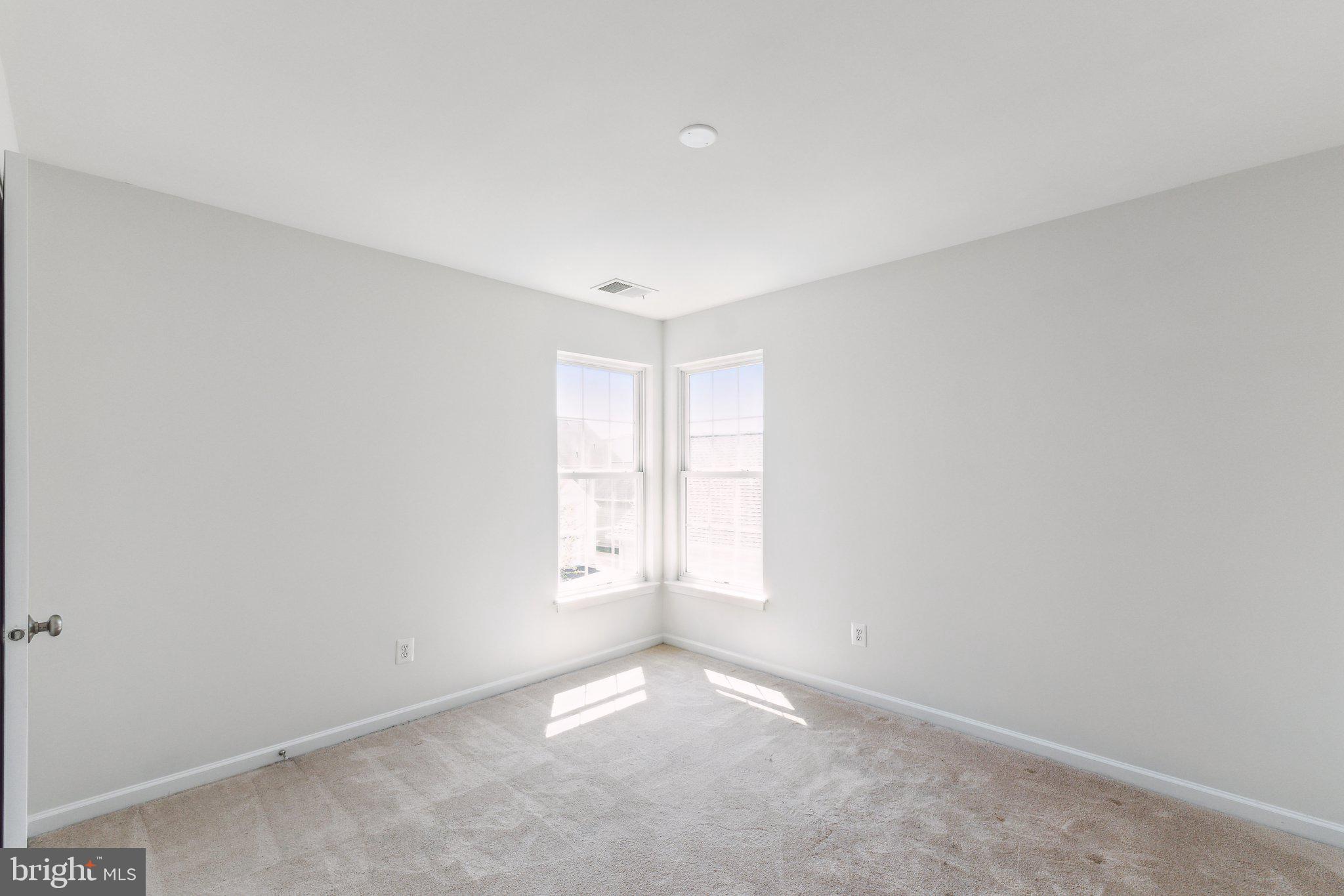 SOUTH RIDING - Residential