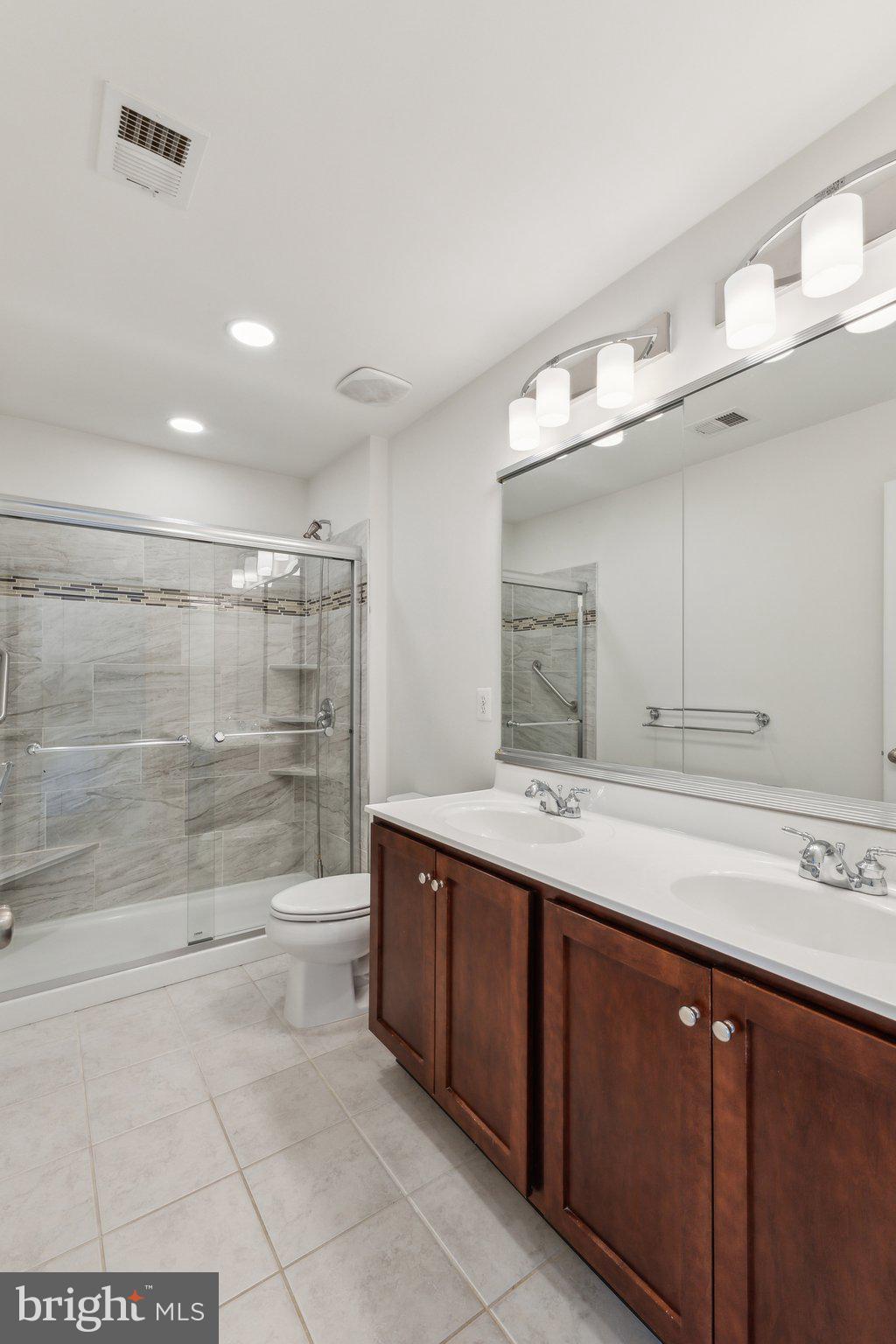 SOUTH RIDING - Residential