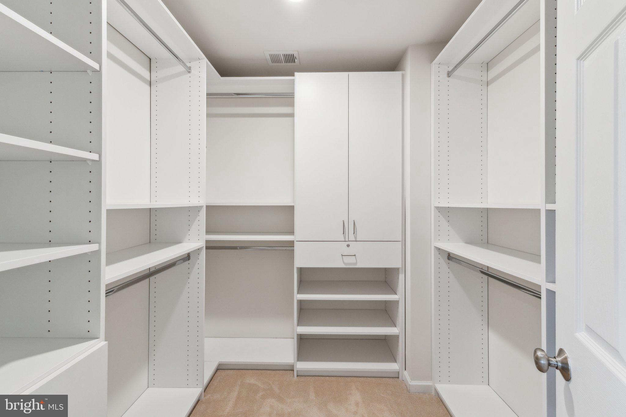 SOUTH RIDING - Residential