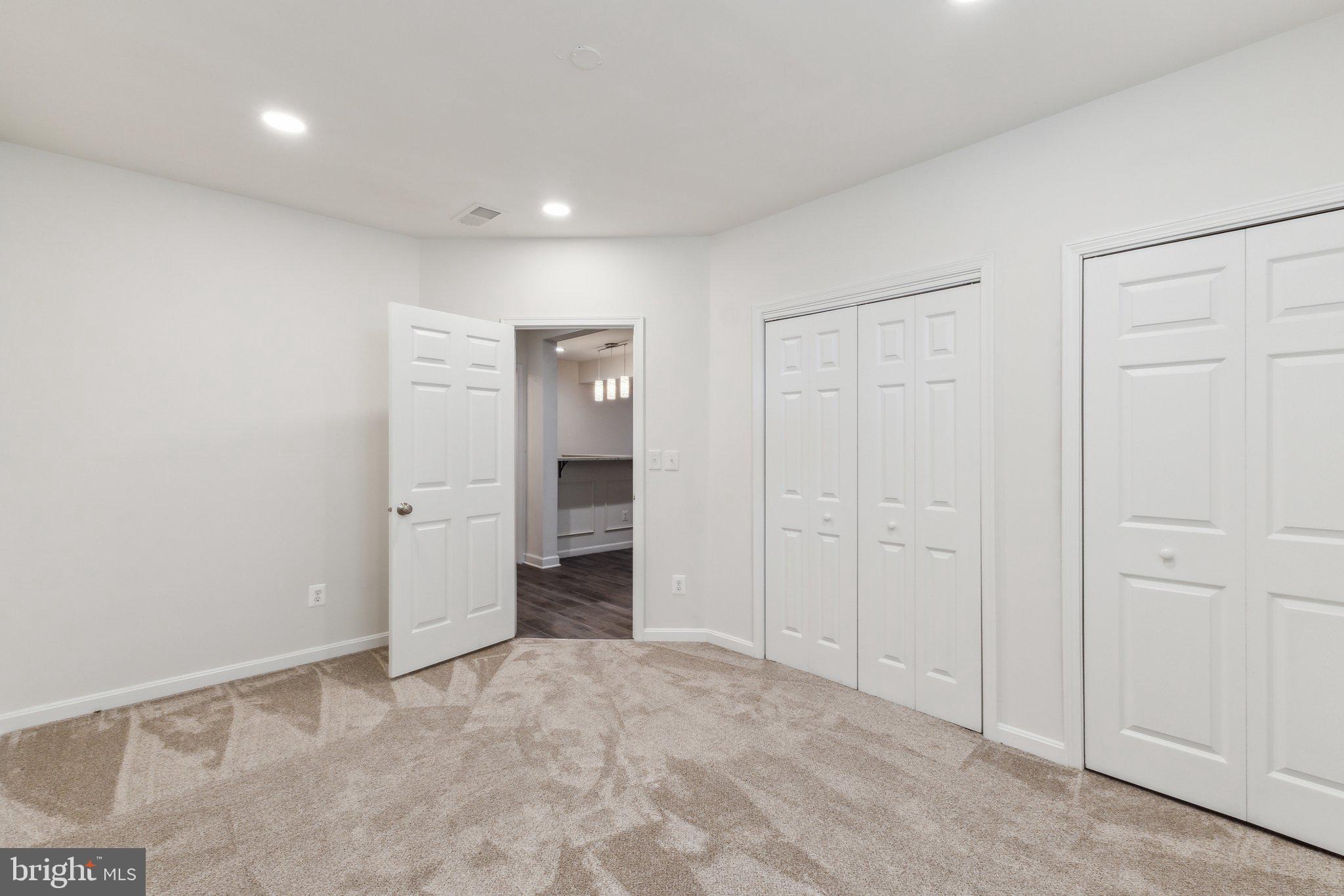 SOUTH RIDING - Residential