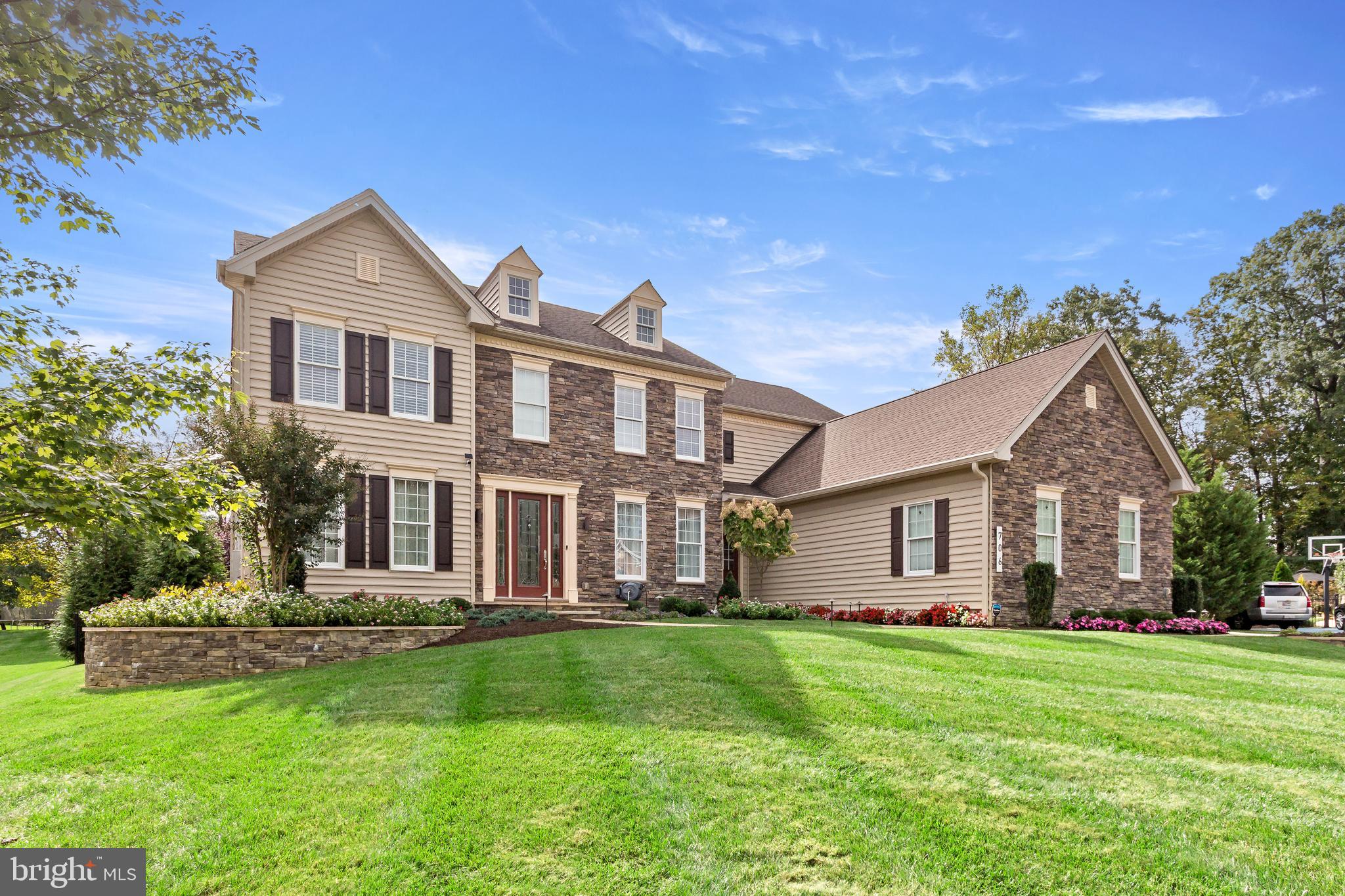 706 CLEARVIEW DRIVE