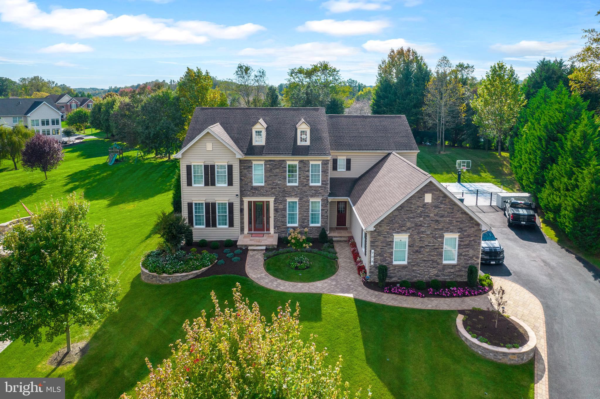 706 CLEARVIEW DRIVE