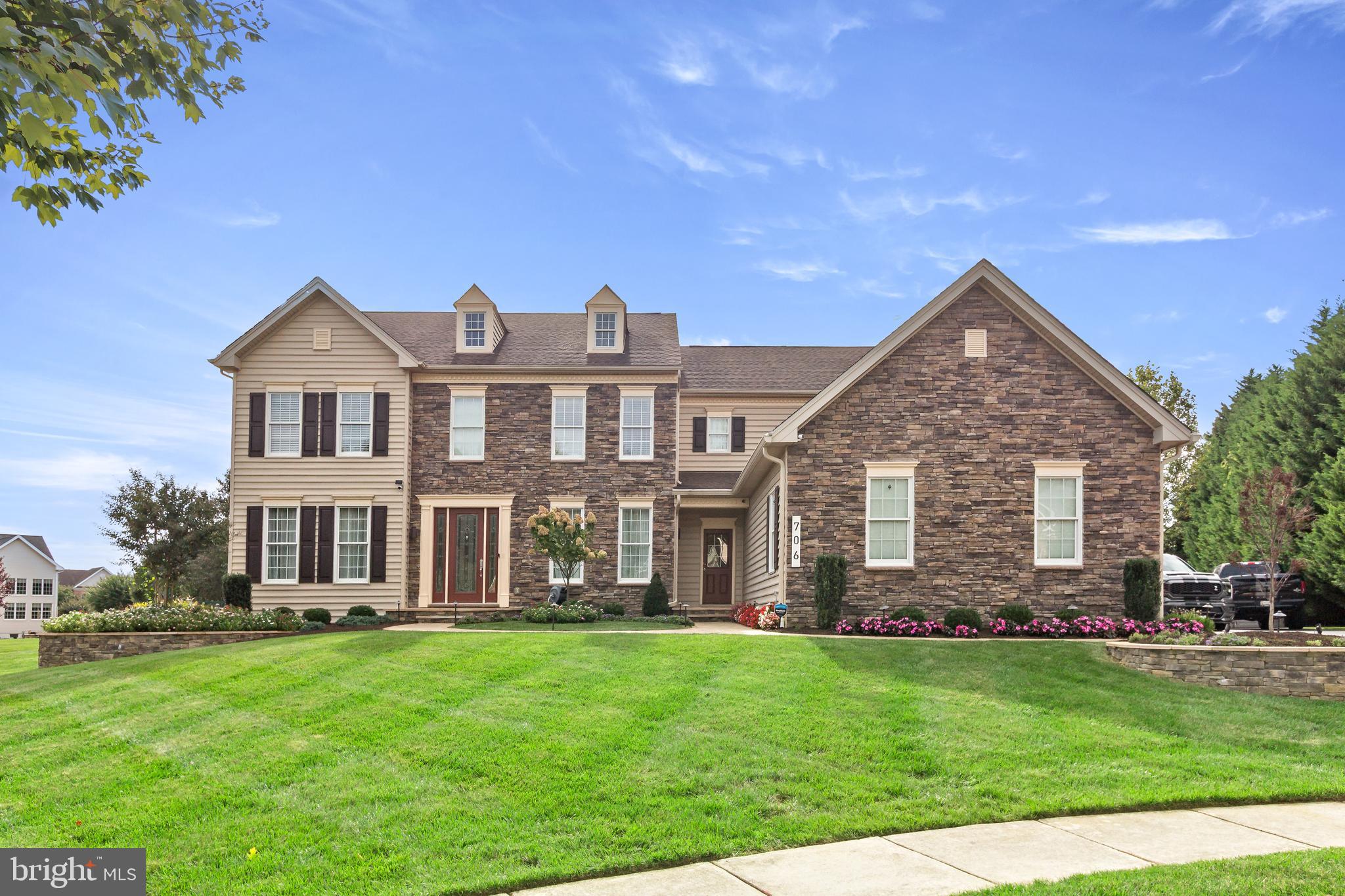 706 CLEARVIEW DRIVE