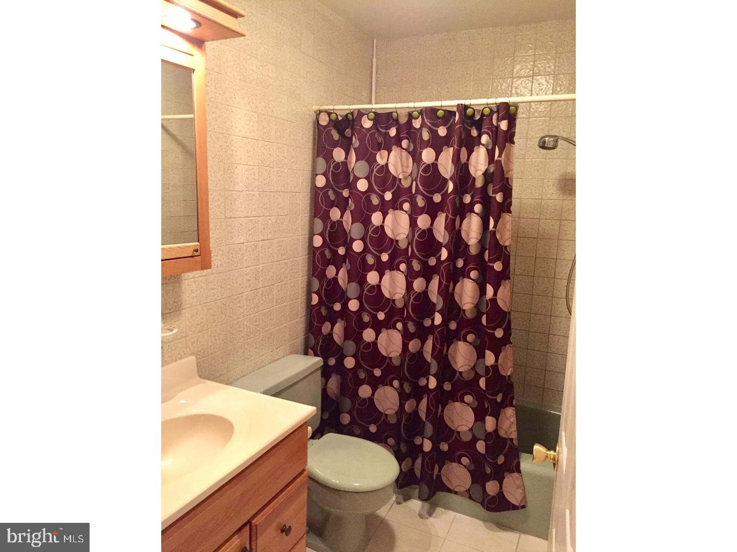 YORKVILLE - Residential