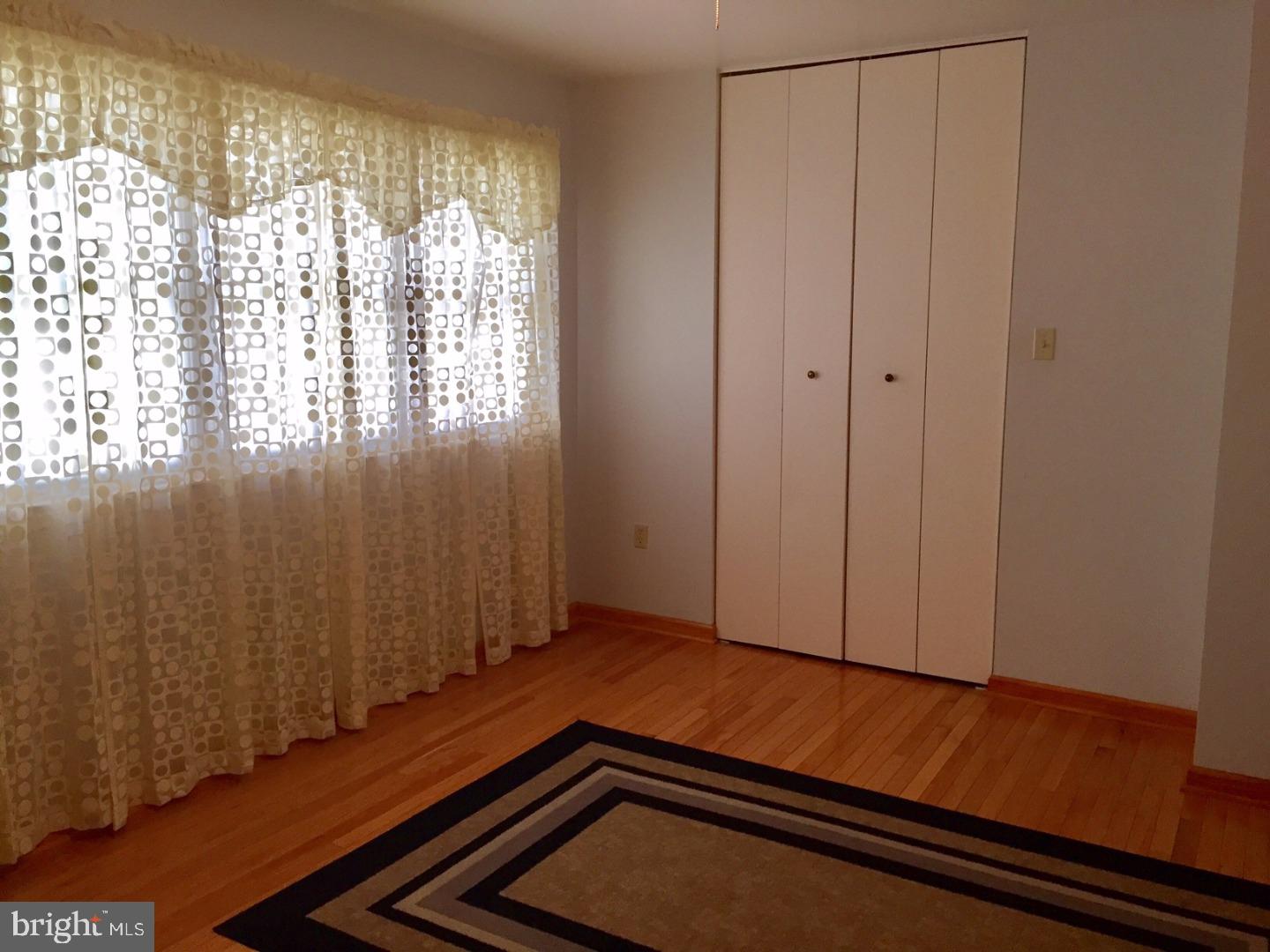 YORKVILLE - Residential