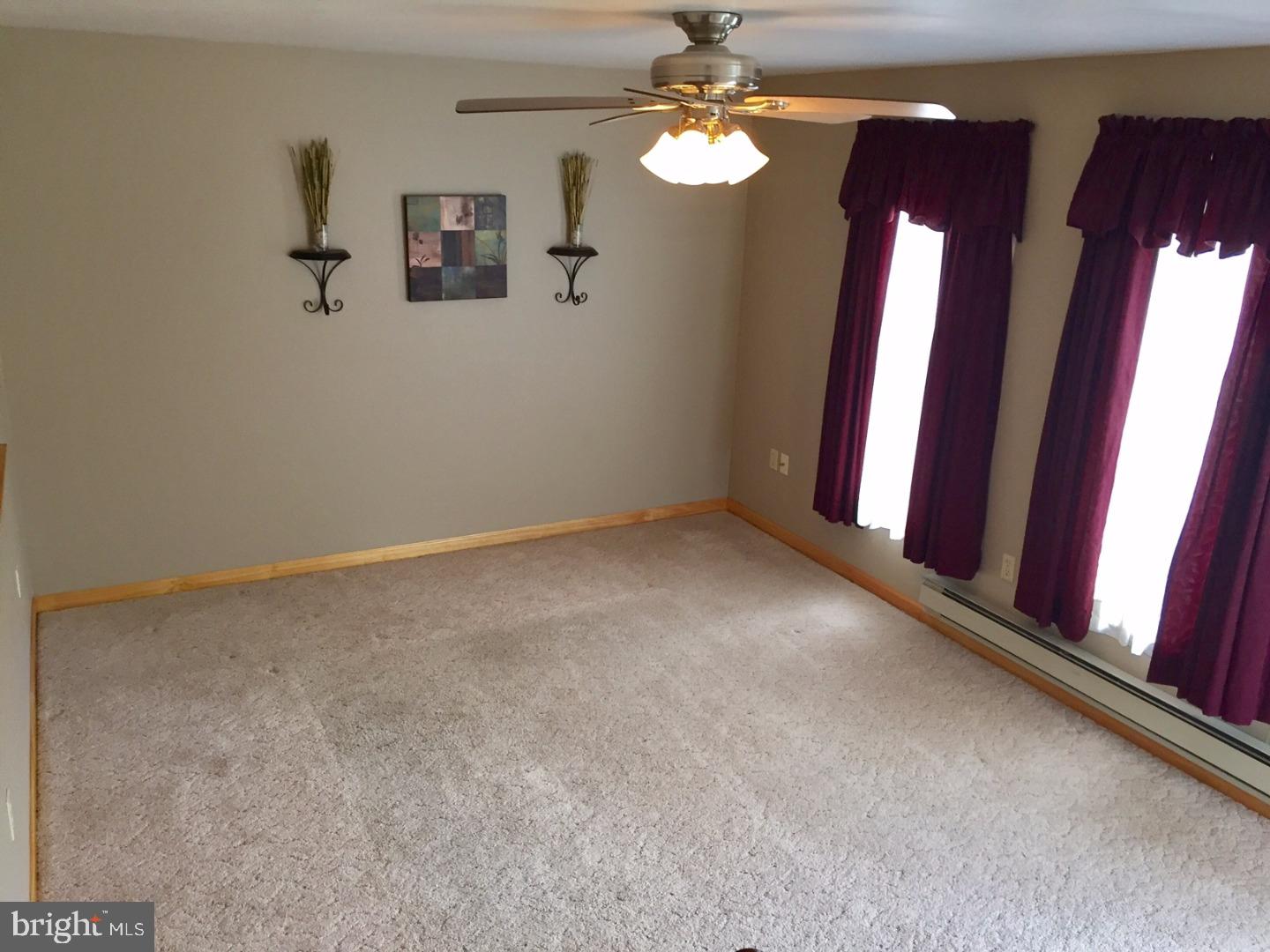 YORKVILLE - Residential