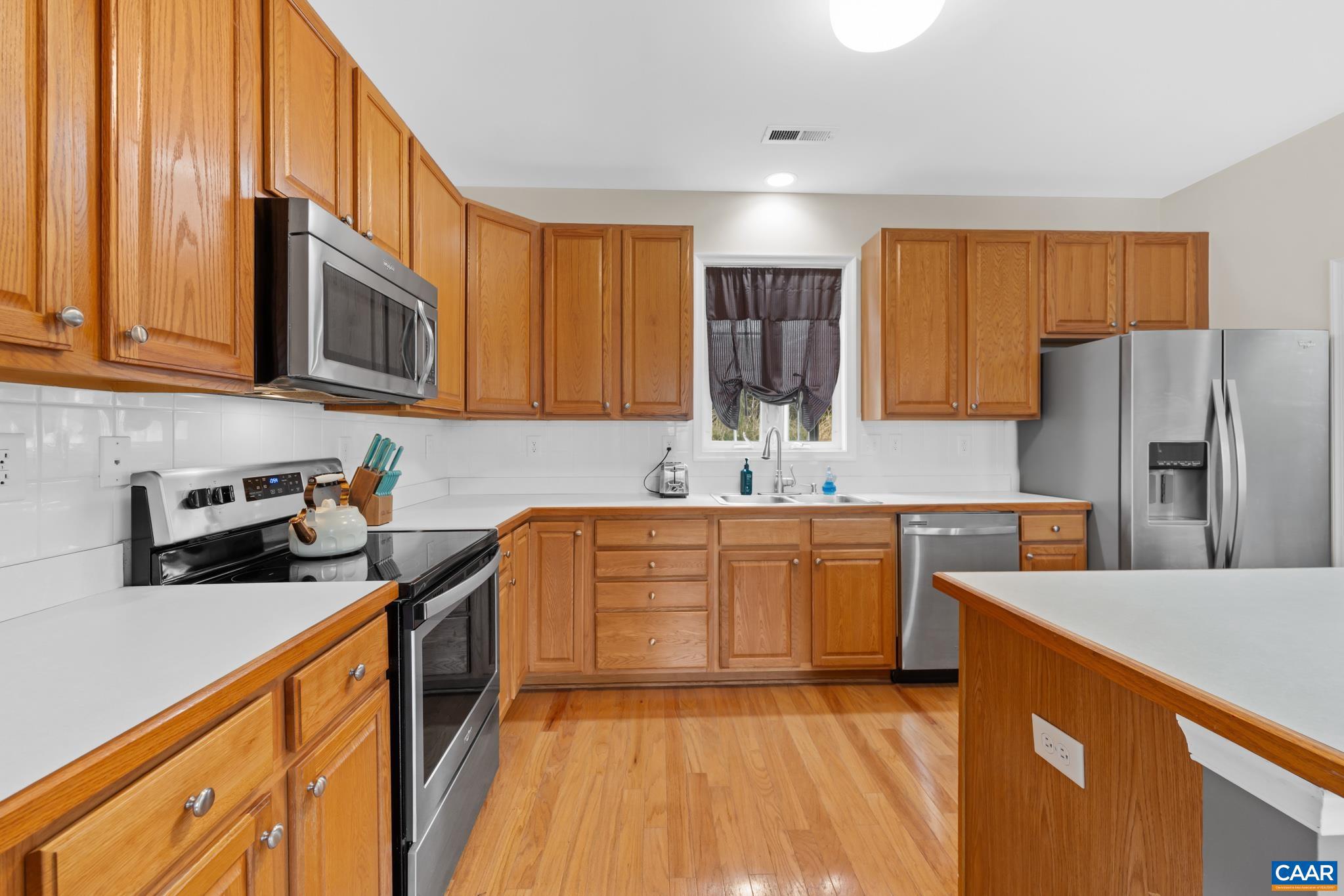 PARKSIDE VILLAGE - Residential