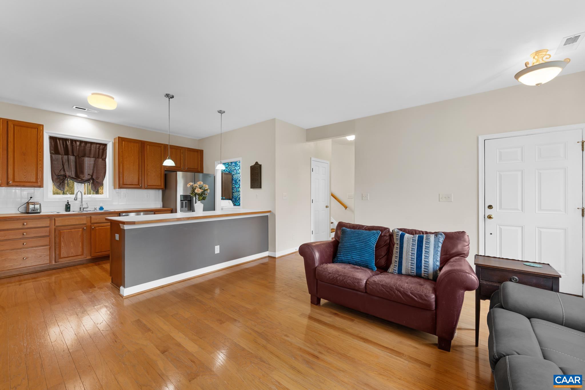 PARKSIDE VILLAGE - Residential