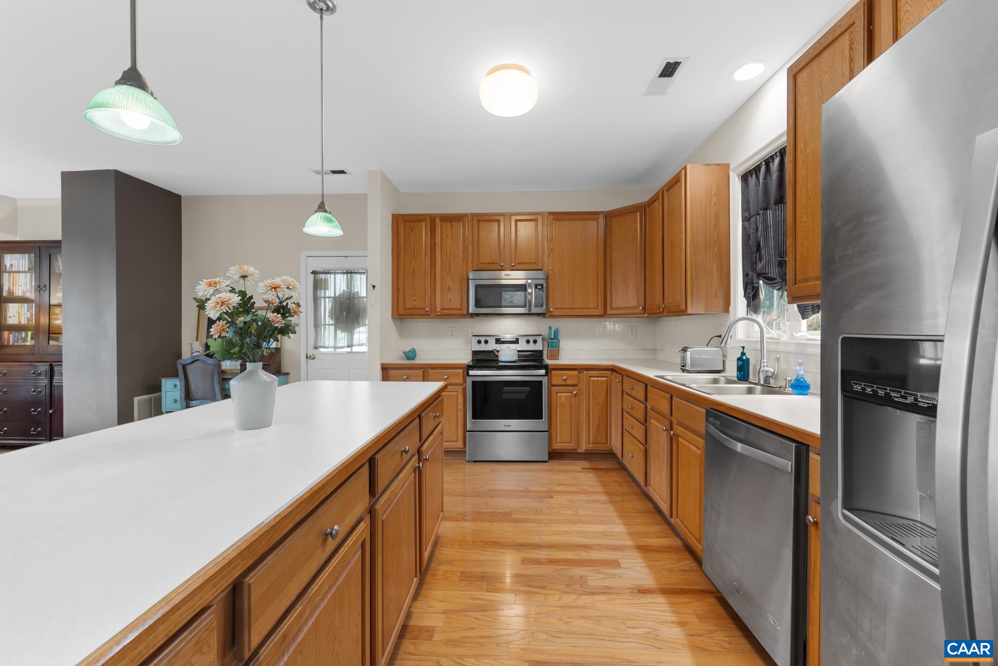 PARKSIDE VILLAGE - Residential