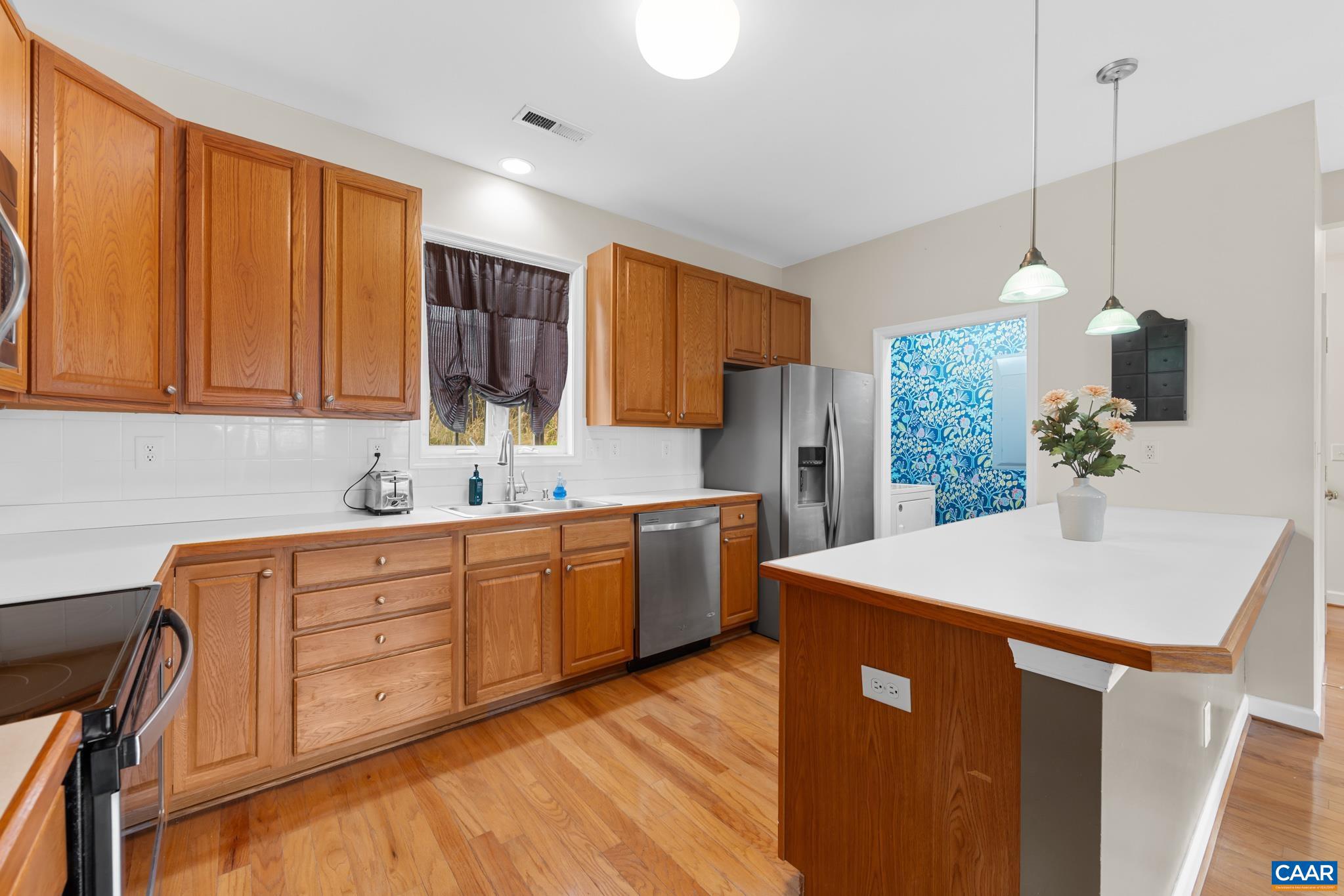 PARKSIDE VILLAGE - Residential