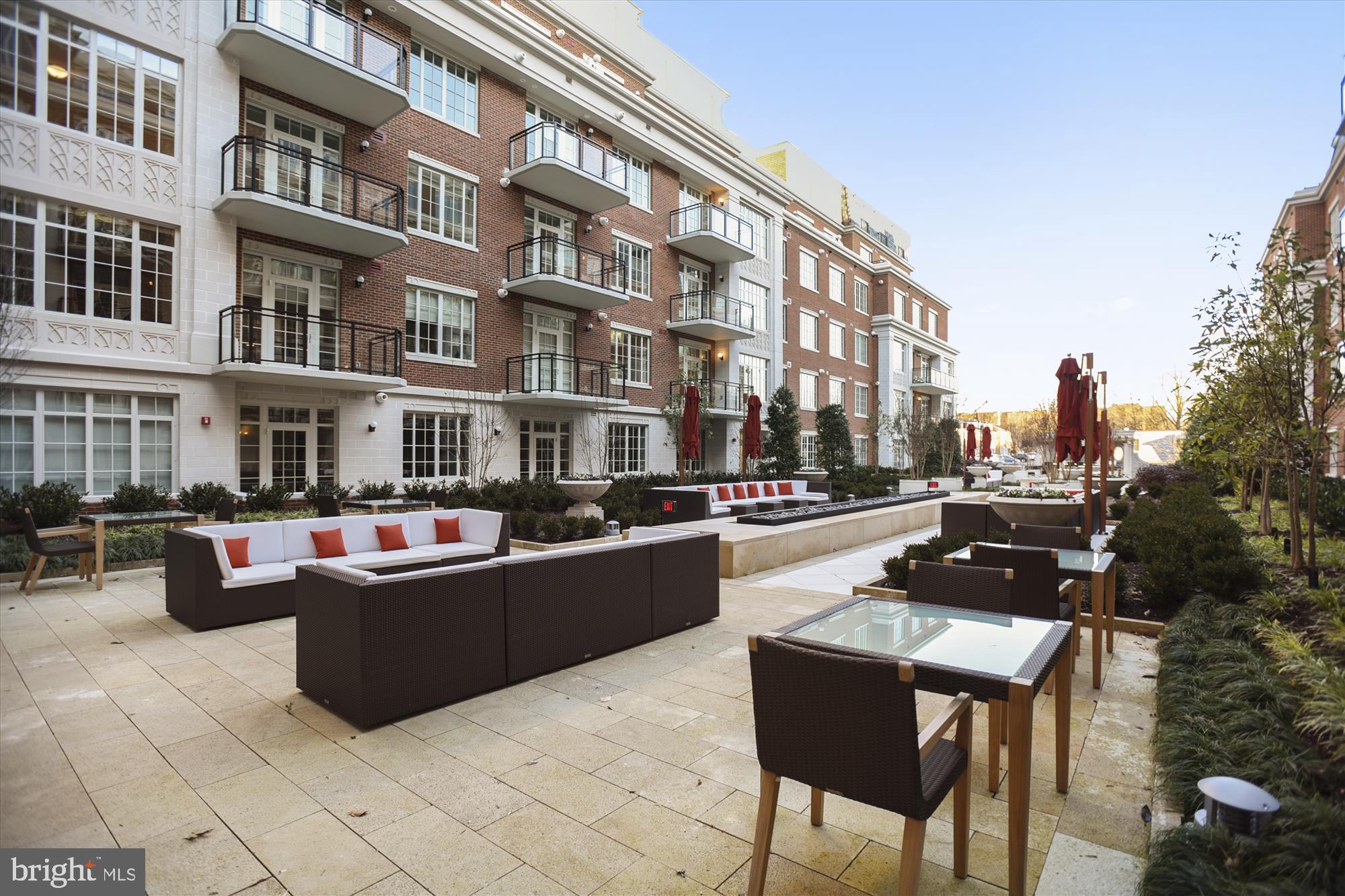 THE SIGNET - Residential Lease