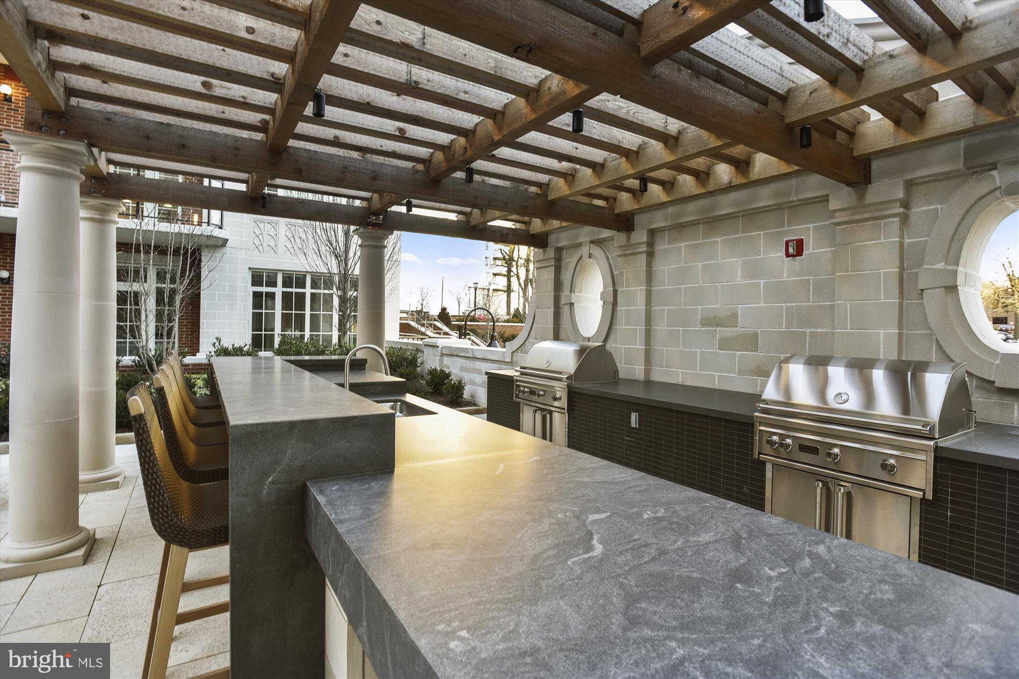 THE SIGNET - Residential Lease