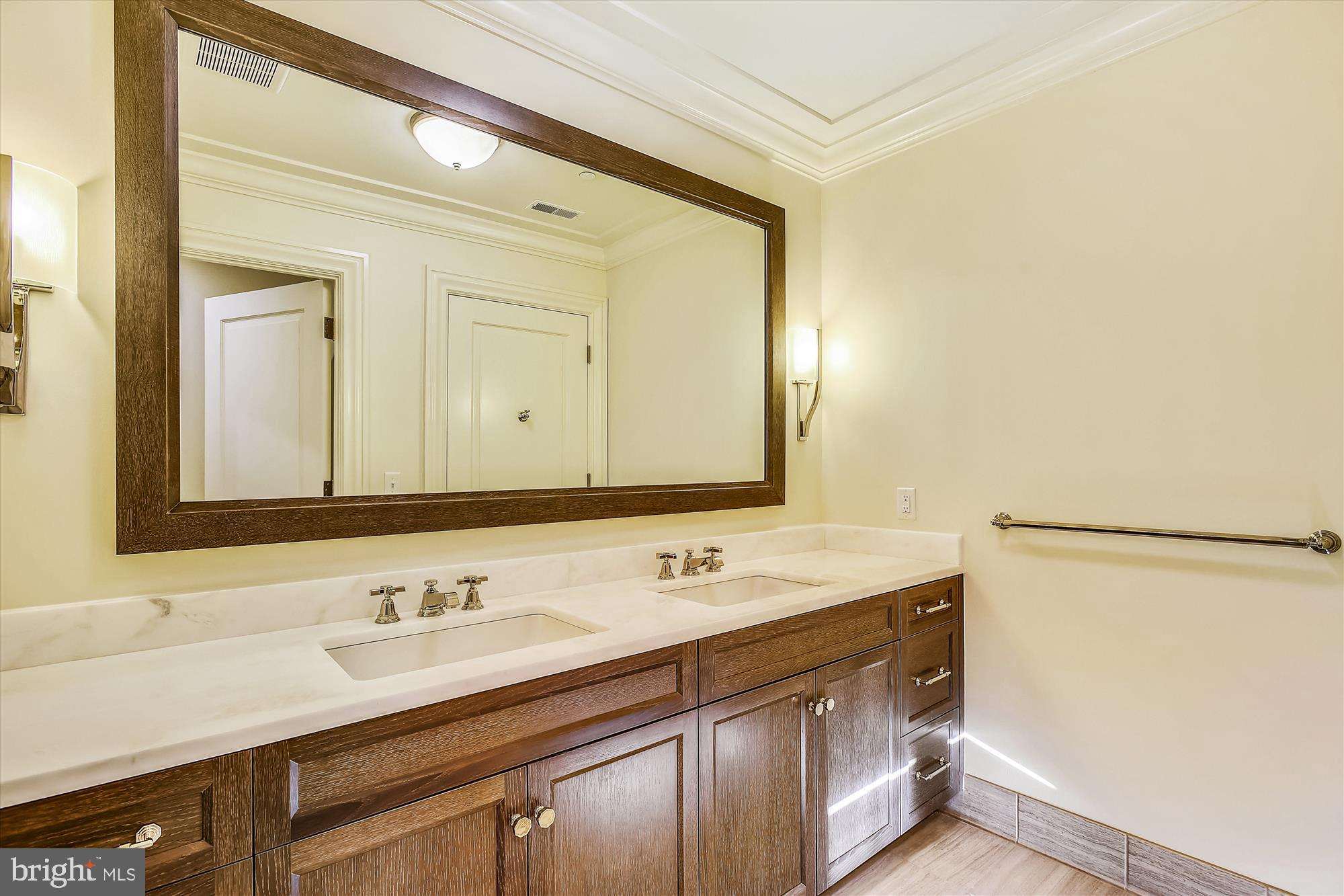 THE SIGNET - Residential Lease