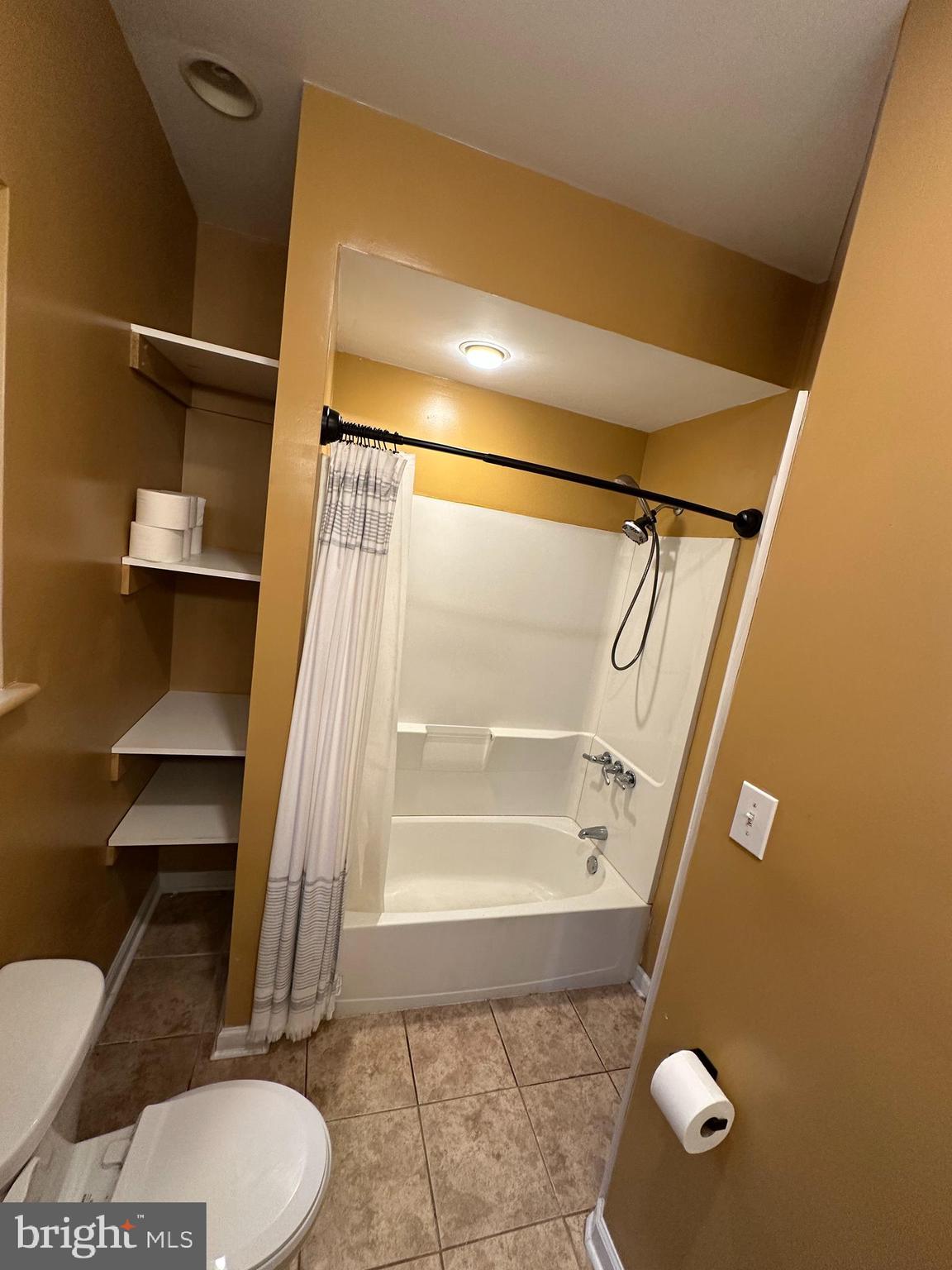 LOWER MOYAMENSING - Residential Income