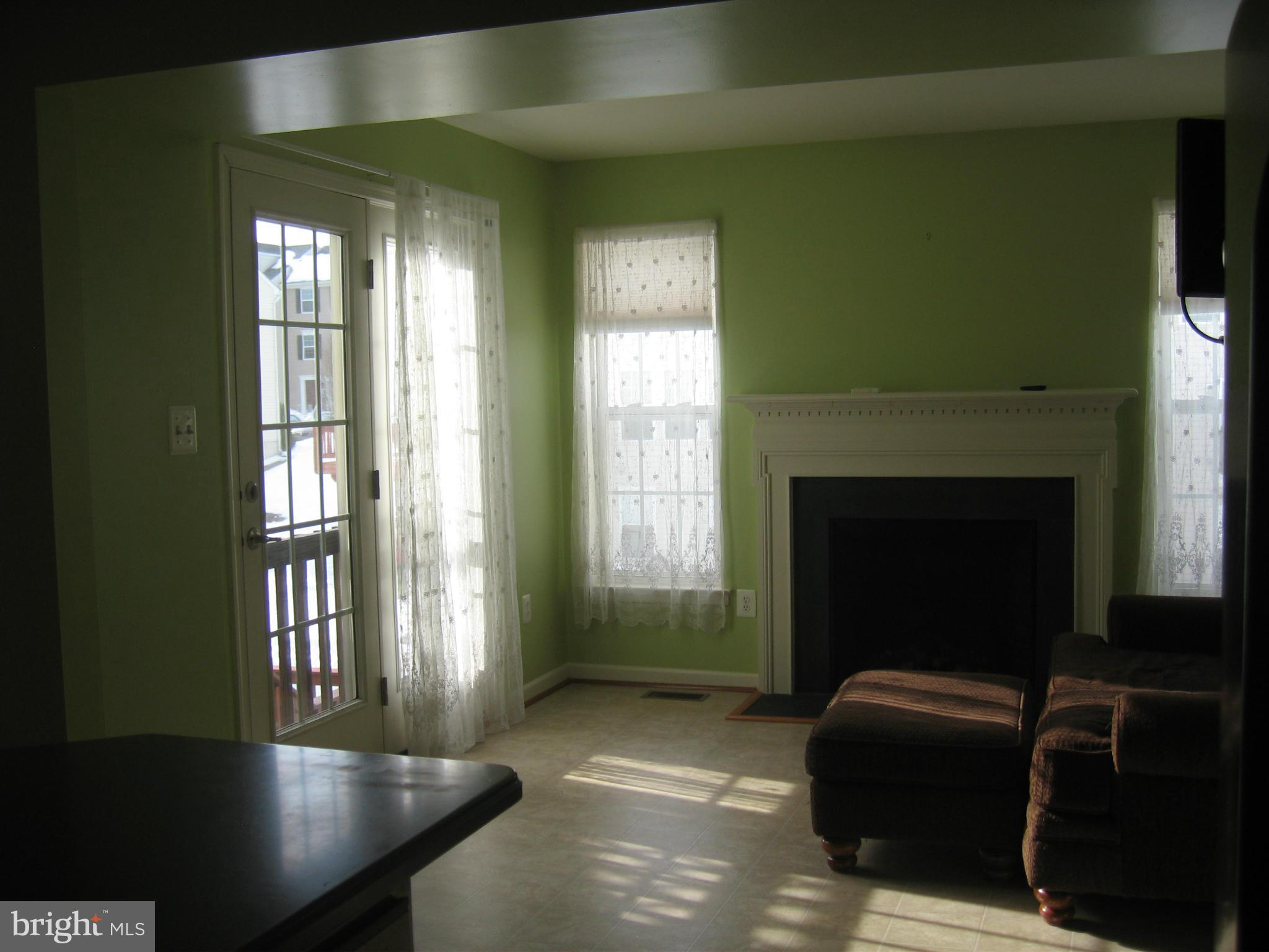 LAKELAND PLACE - Residential Lease