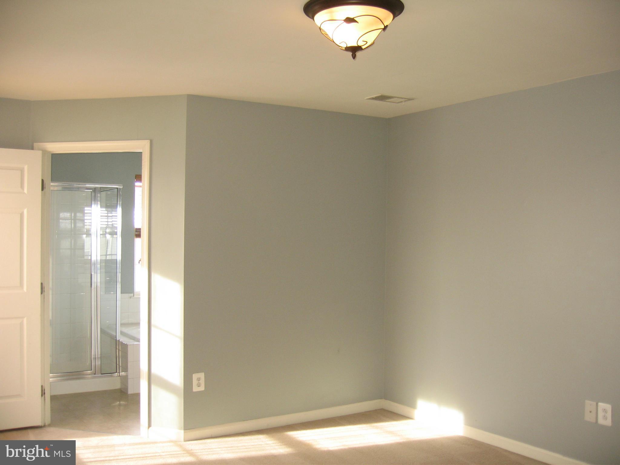 LAKELAND PLACE - Residential Lease